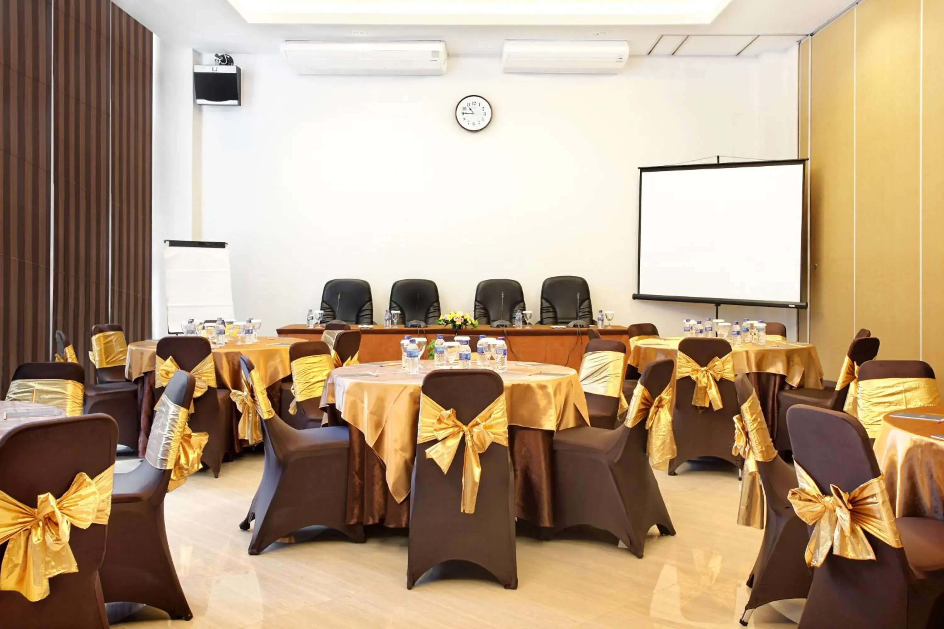 Meeting/conference room, Banquet Facilities in Grage Jogja Hotel