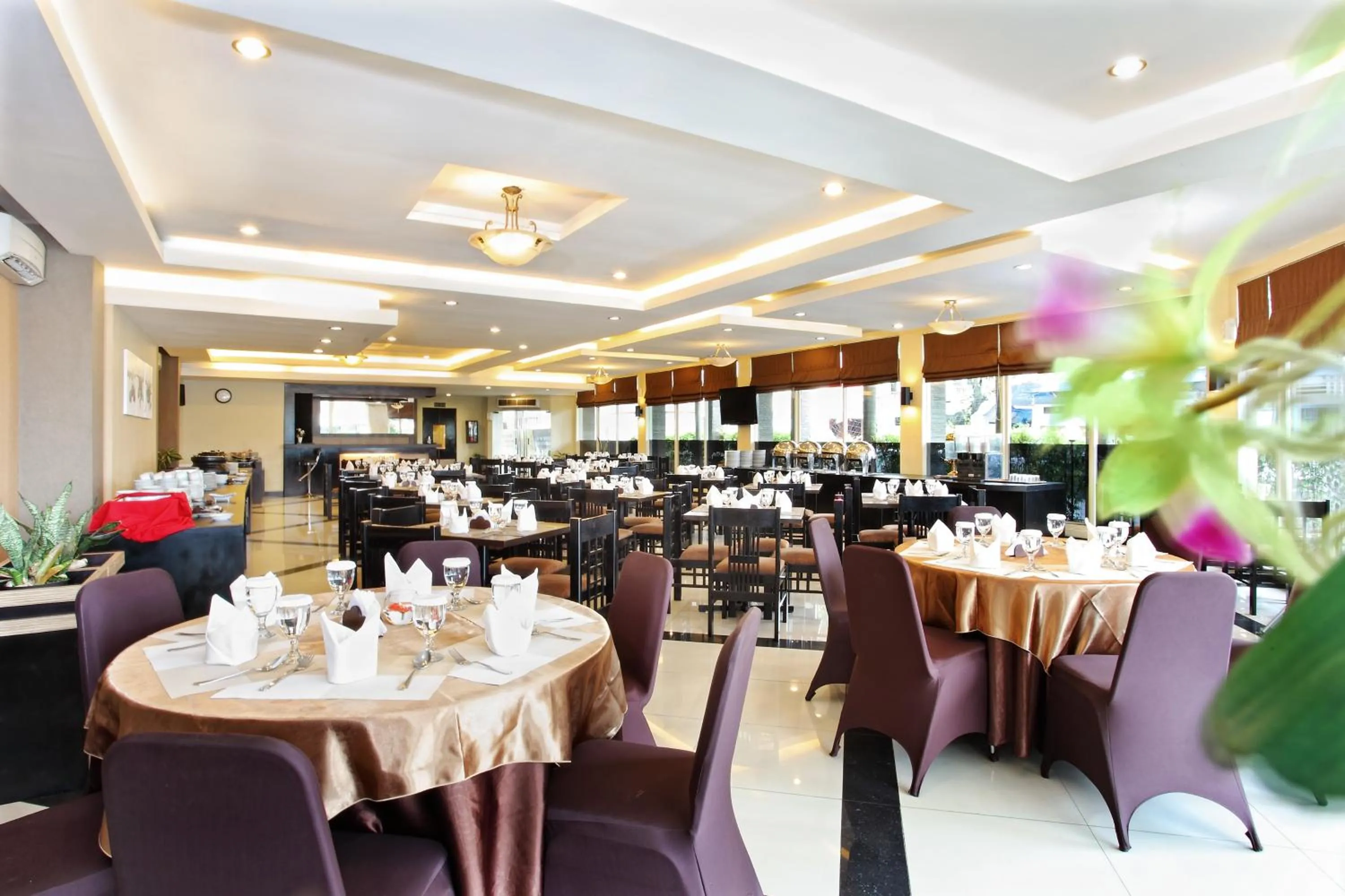 Restaurant/Places to Eat in Grage Jogja Hotel