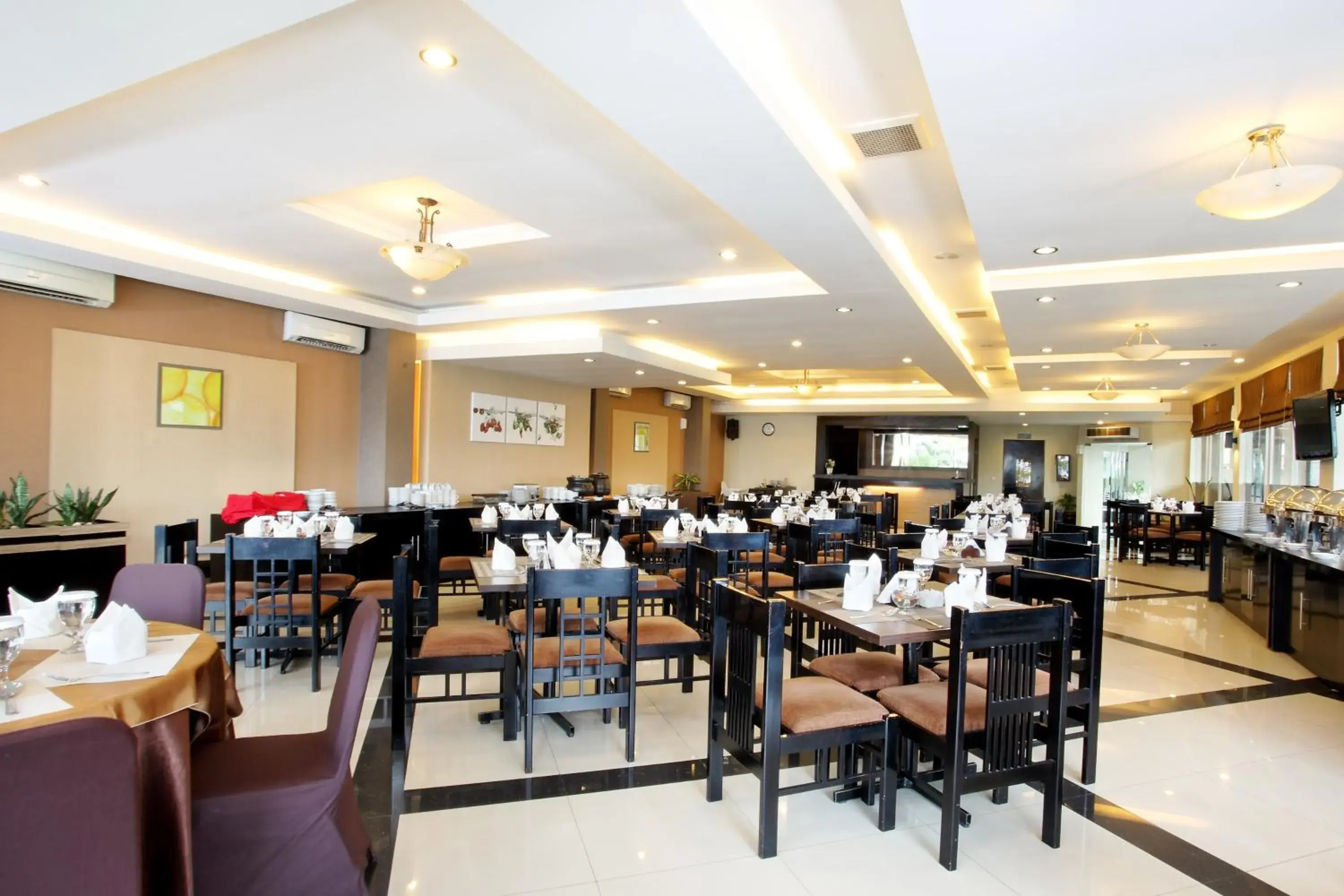 Restaurant/Places to Eat in Grage Jogja Hotel