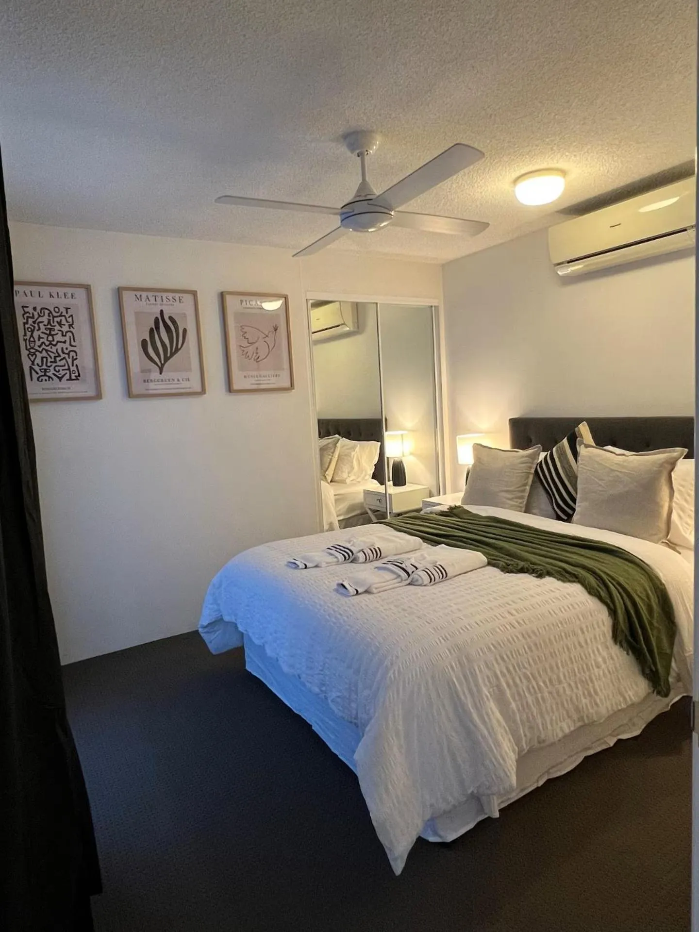 Bedroom, Bed in Beachside Mooloolaba