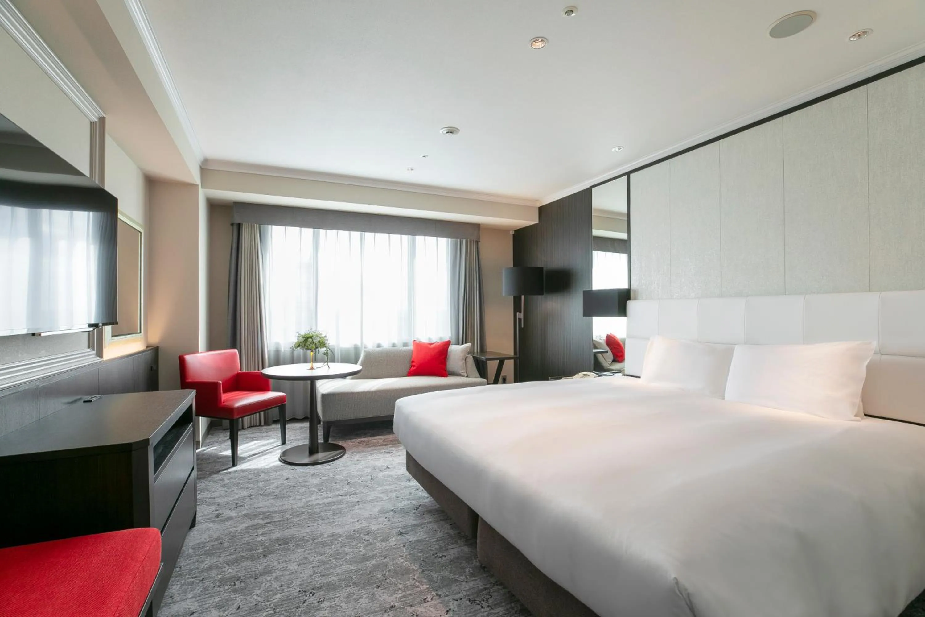 Photo of the whole room, Bed in Nagoya Tokyu Hotel