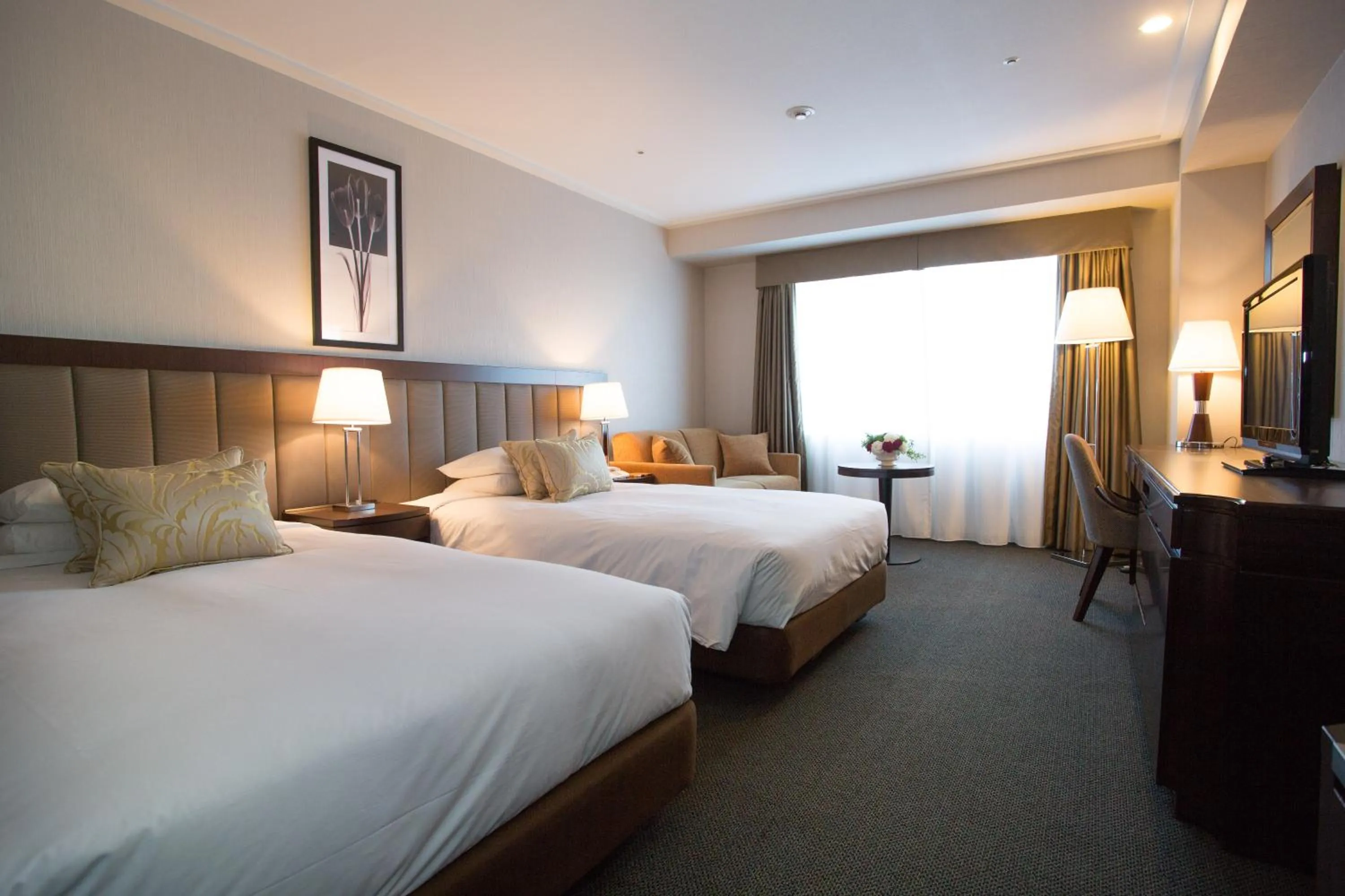 Photo of the whole room, Bed in Nagoya Tokyu Hotel