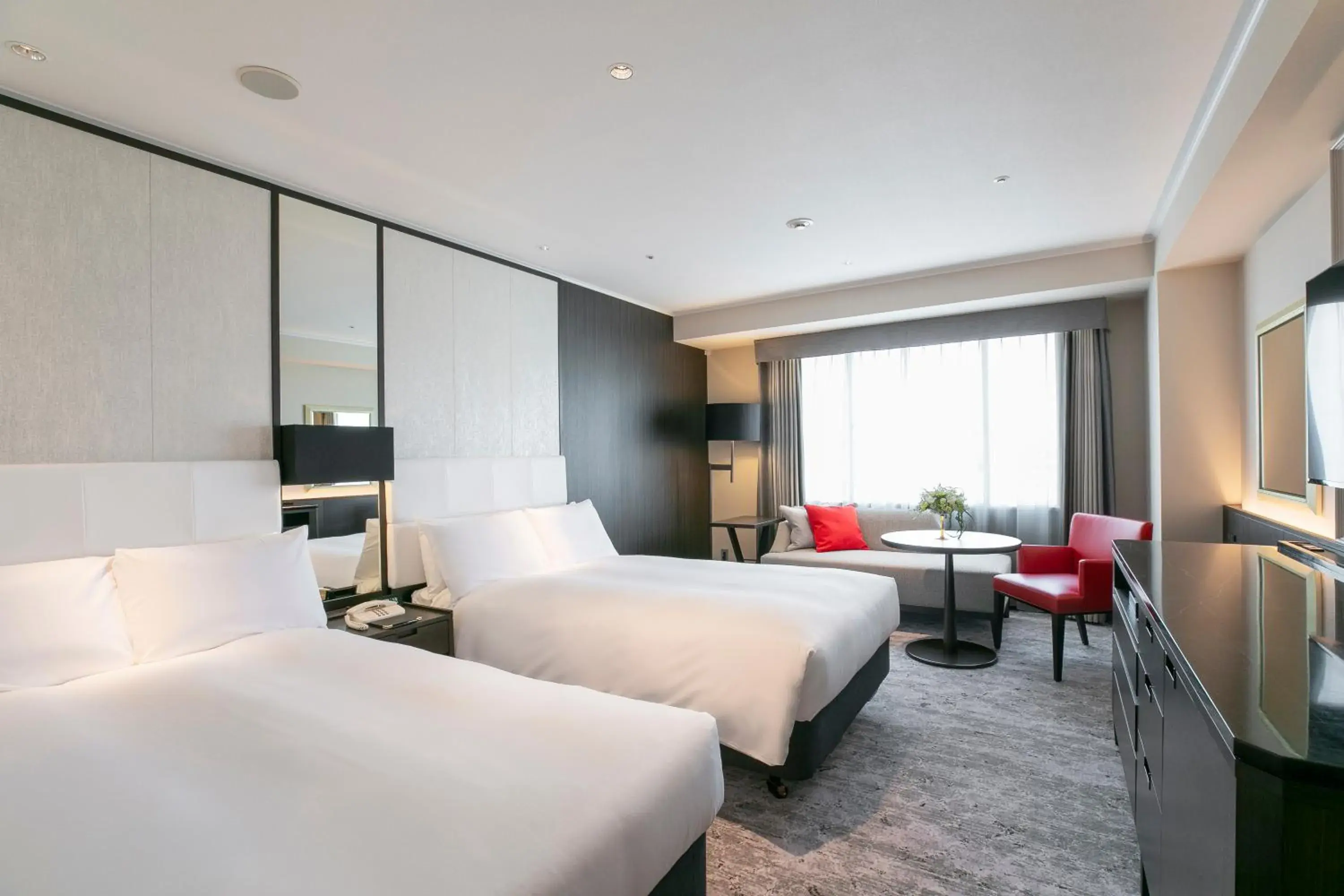 Photo of the whole room, Bed in Nagoya Tokyu Hotel Photo of the whole room, Bed in Nagoya Tokyu Hotel