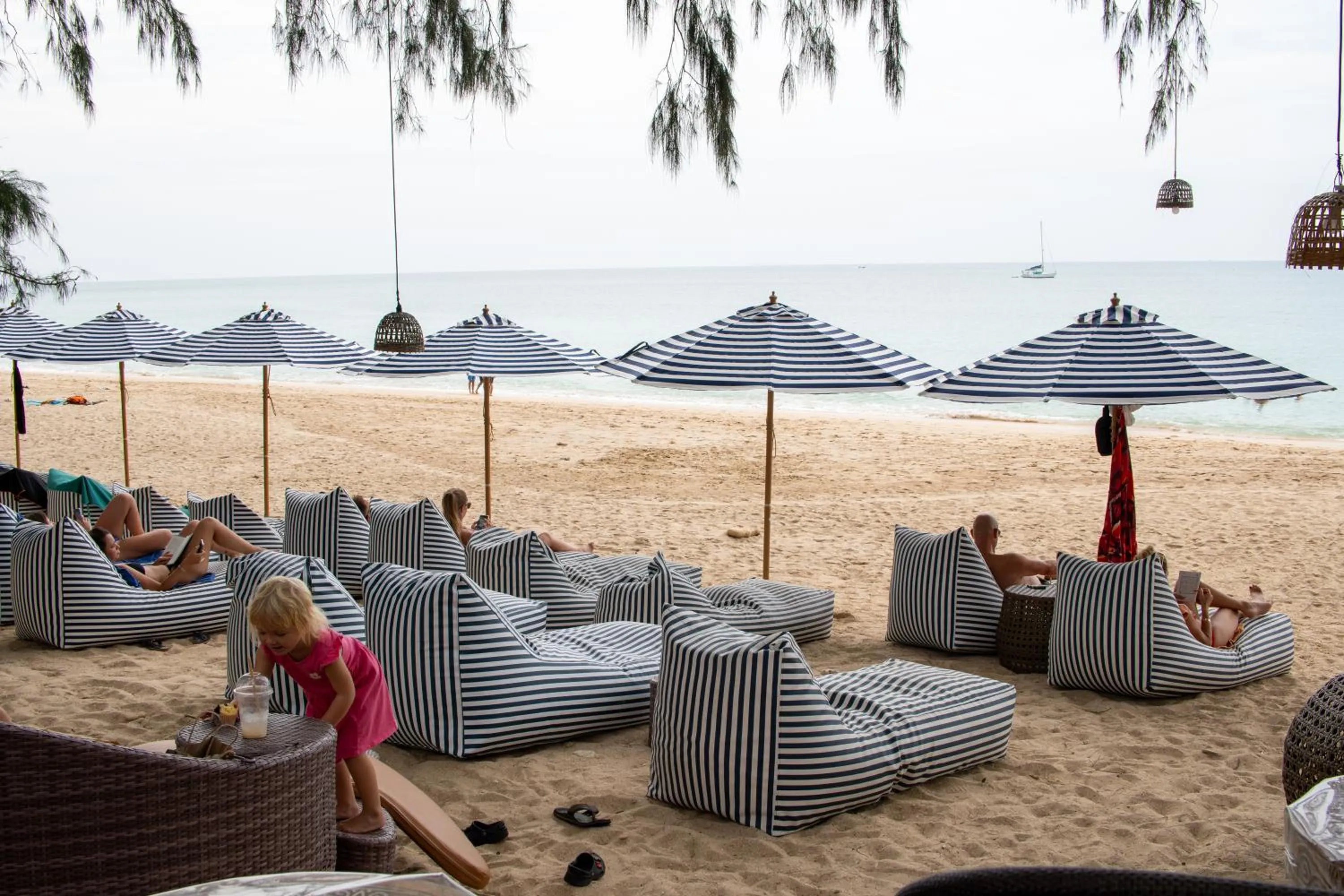 Lounge or bar in Long Beach Chalet - SHA Extra Plus