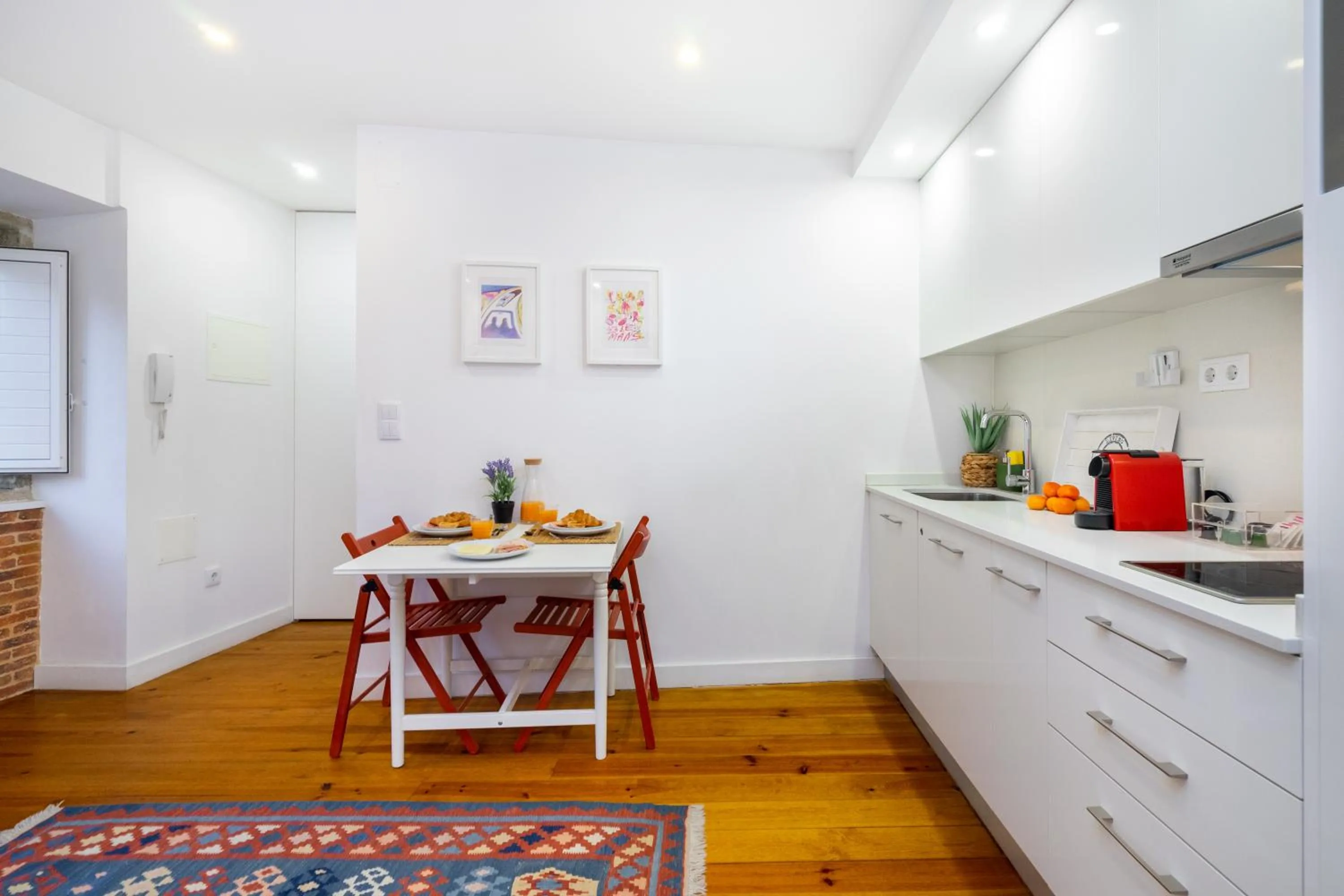 Kitchen or kitchenette in WHome | Paz Downtown Apartment #2