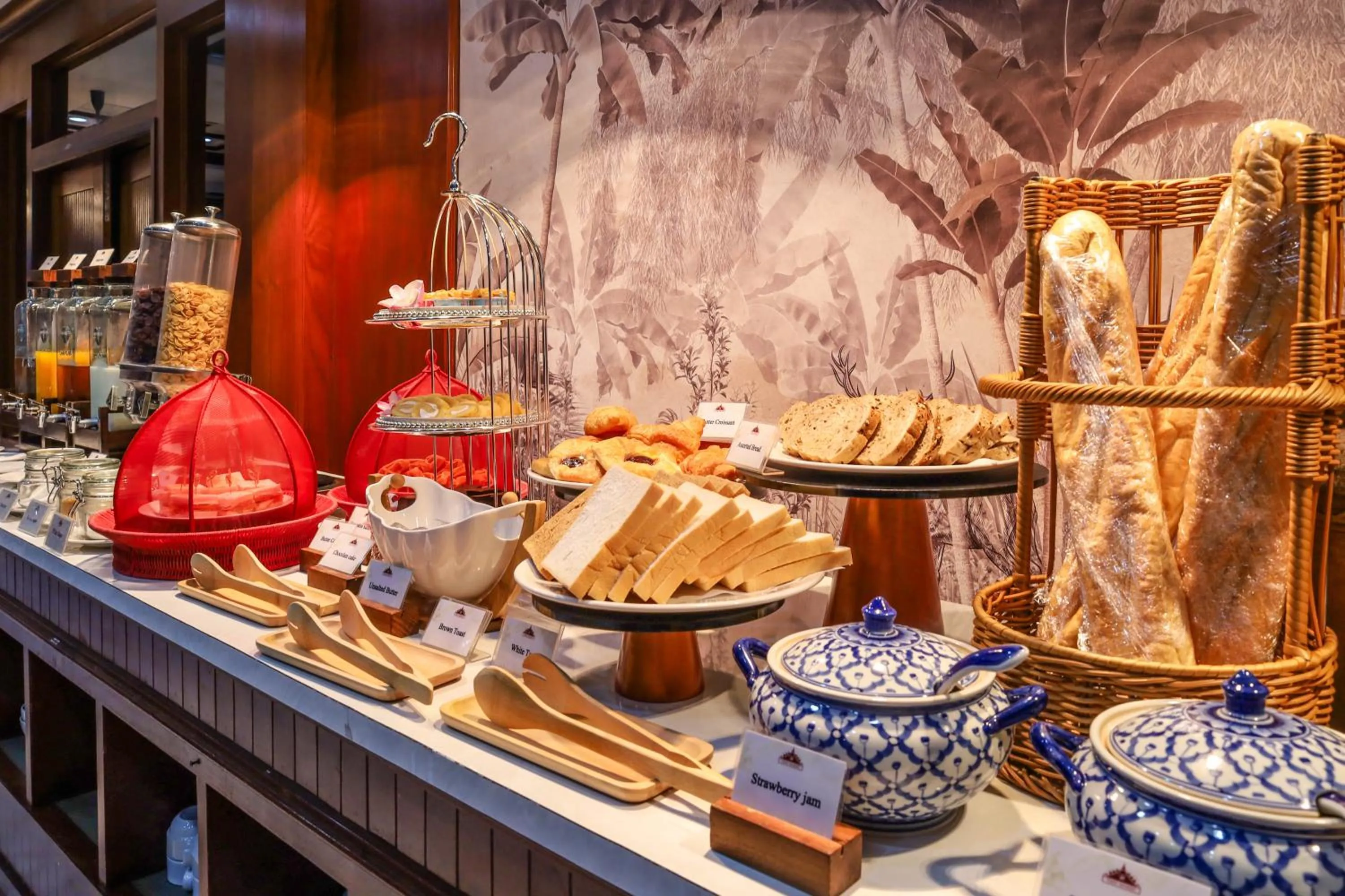 Breakfast in Tony Resort