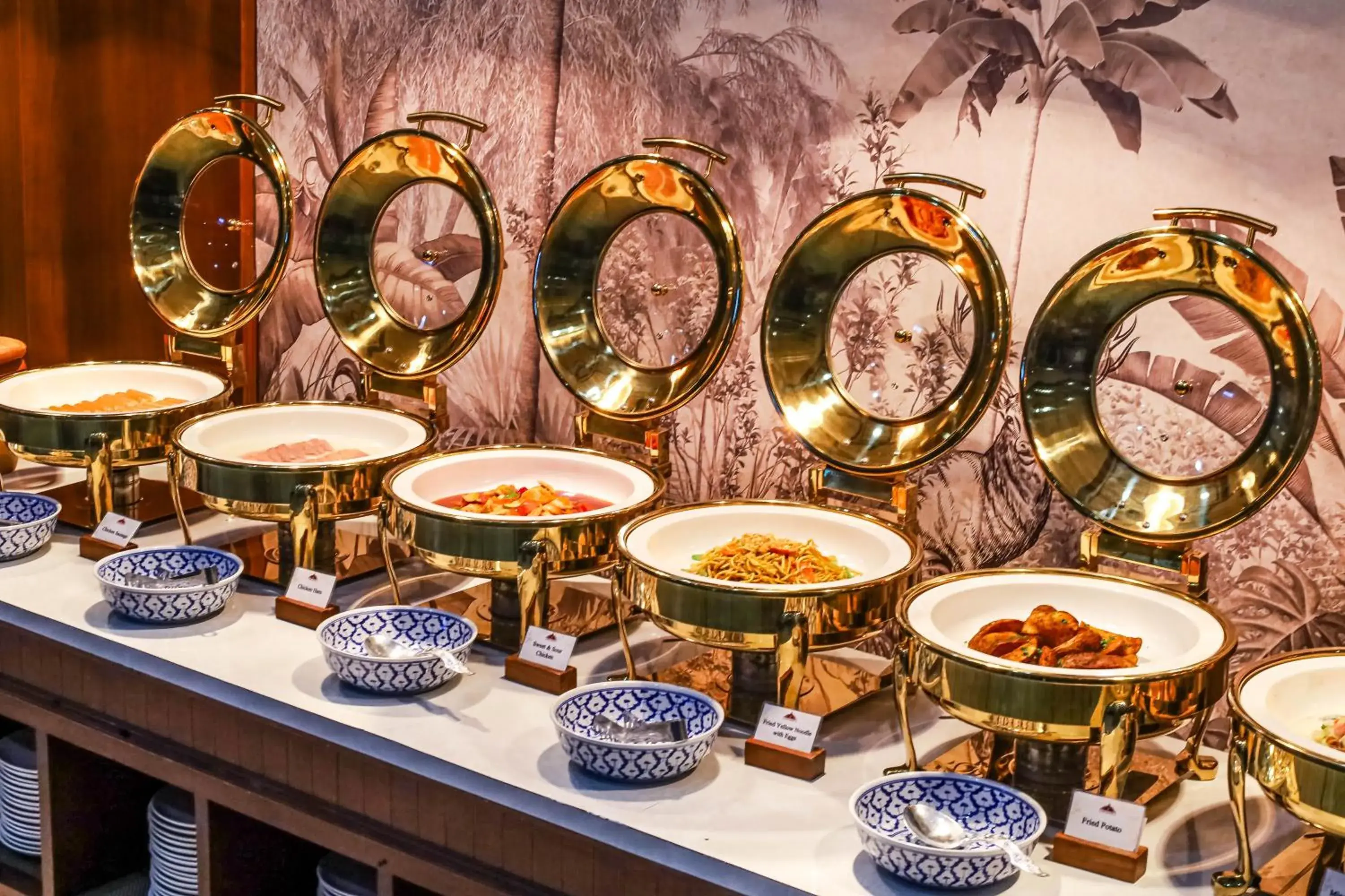 Breakfast in Tony Resort Breakfast in Tony Resort