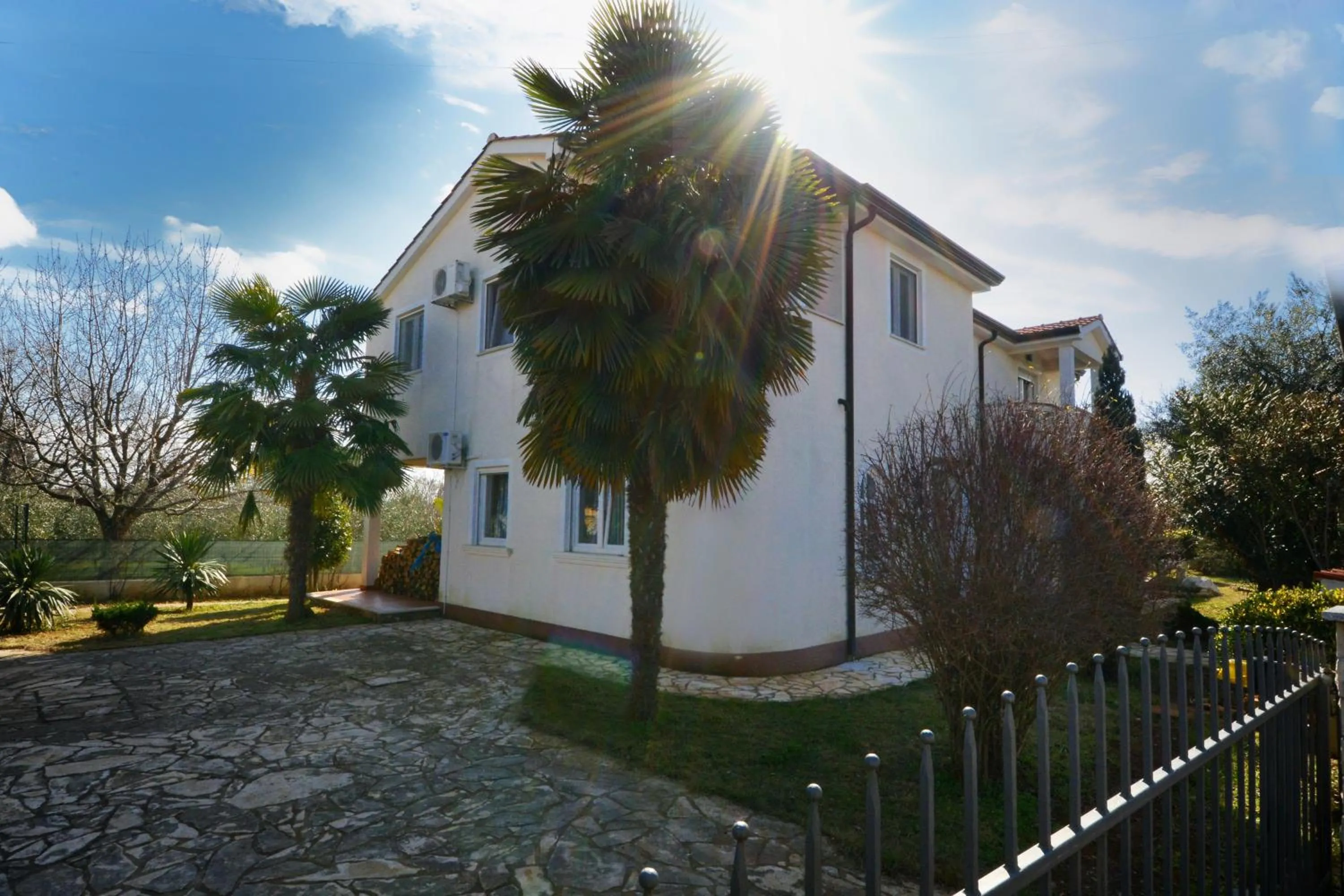 Day in Villa Zare