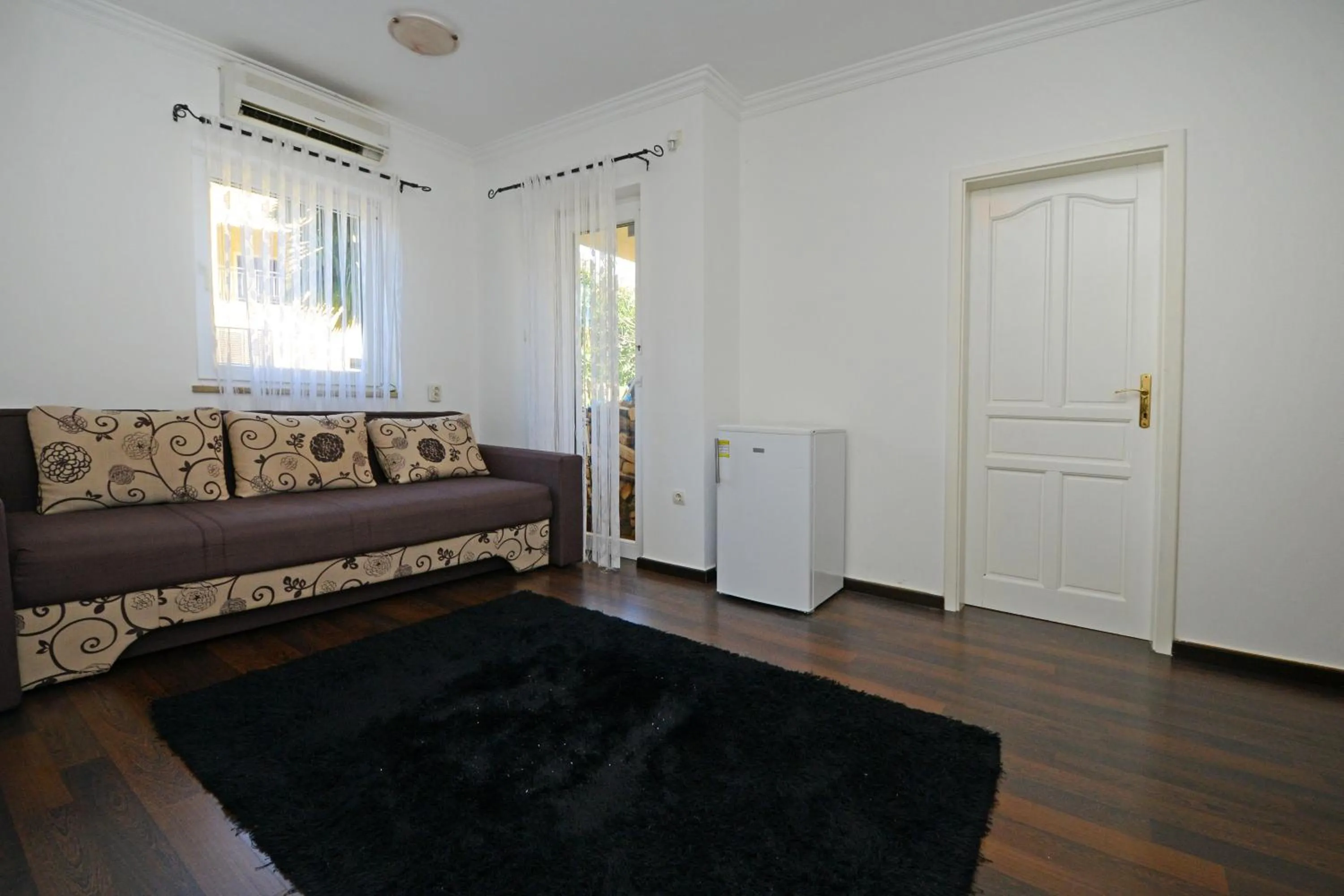 Seating area in Villa Zare
