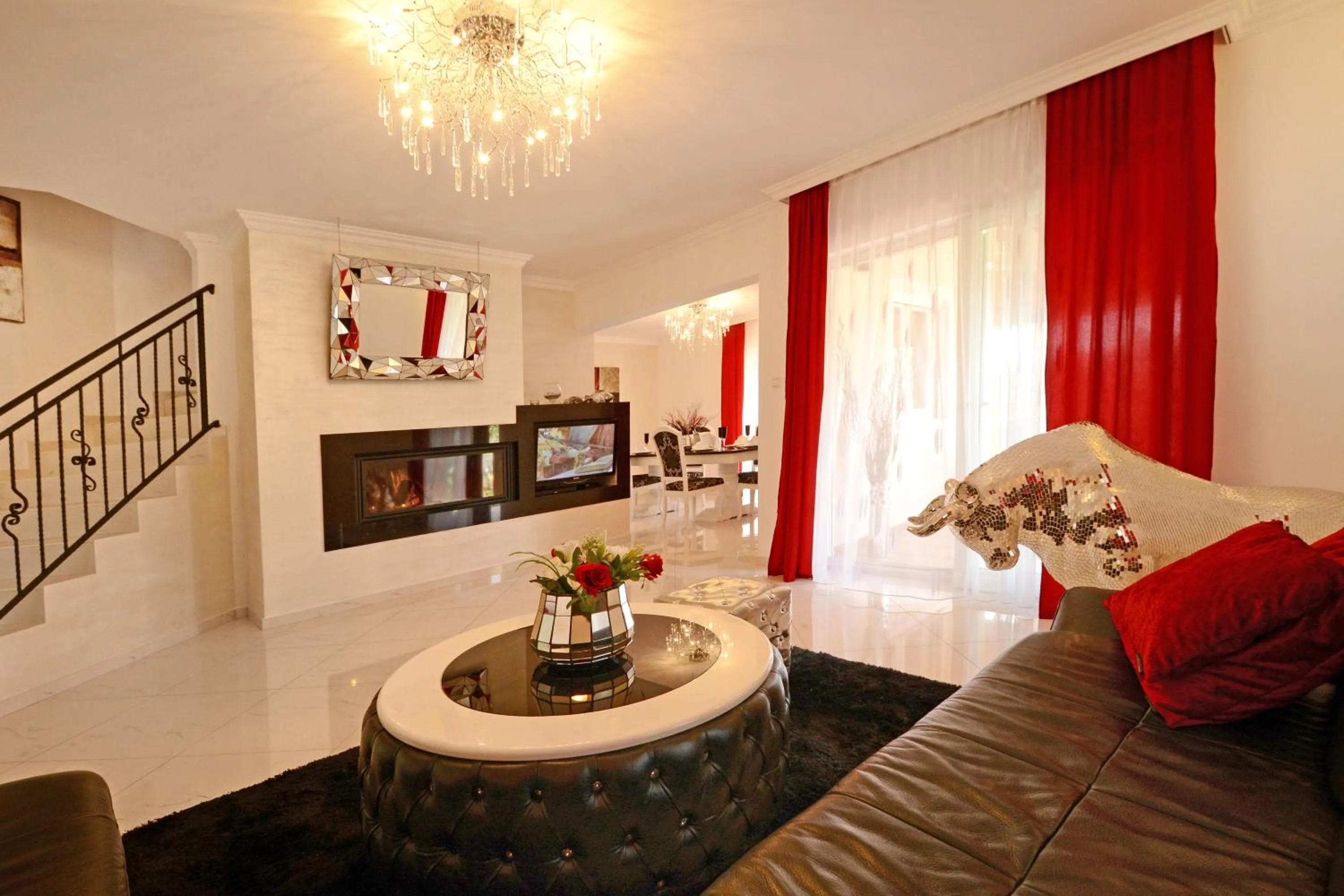 Living room, Bed in Villa Zare