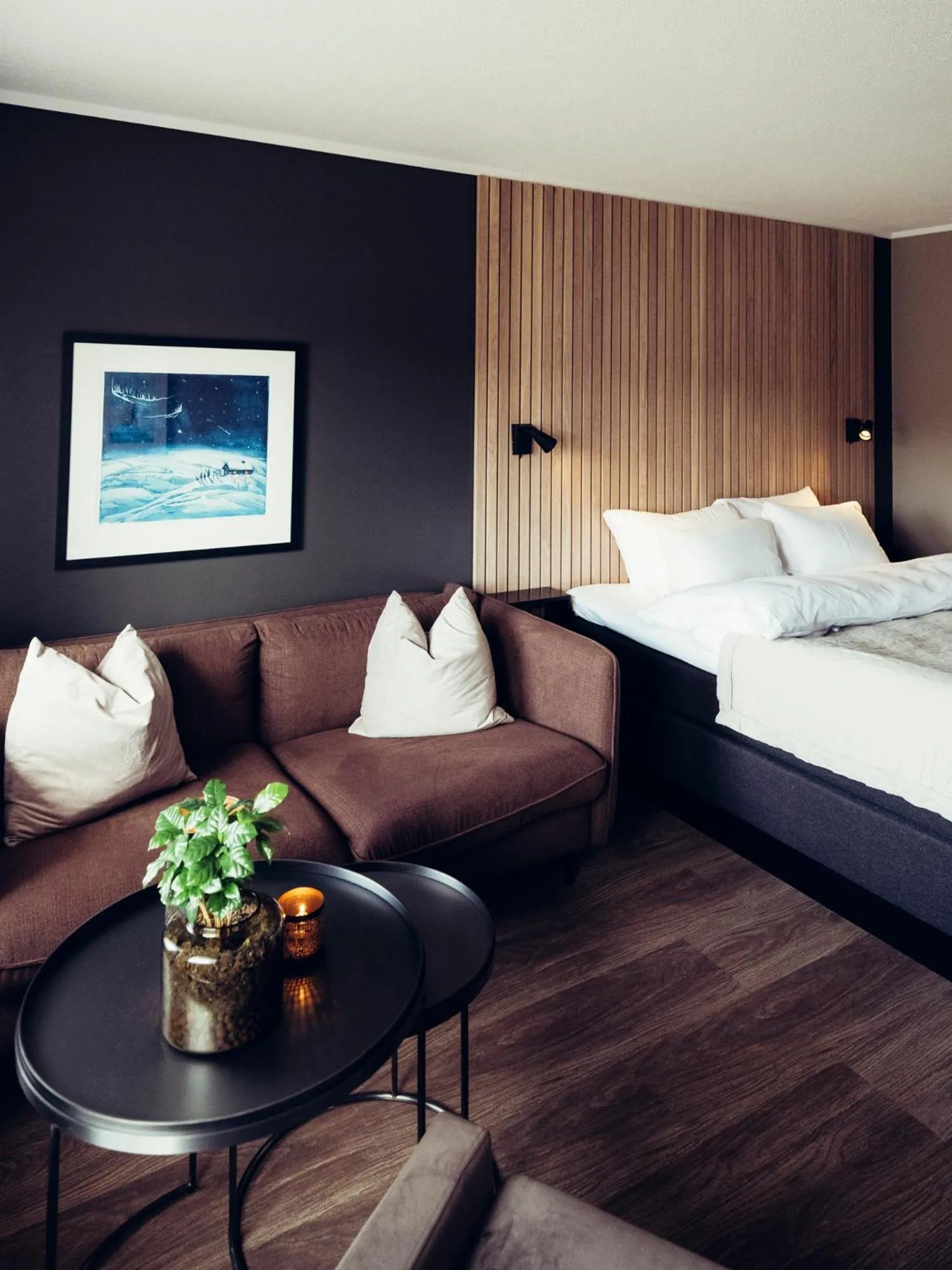 Photo of the whole room, Bed in Hovdestøylen