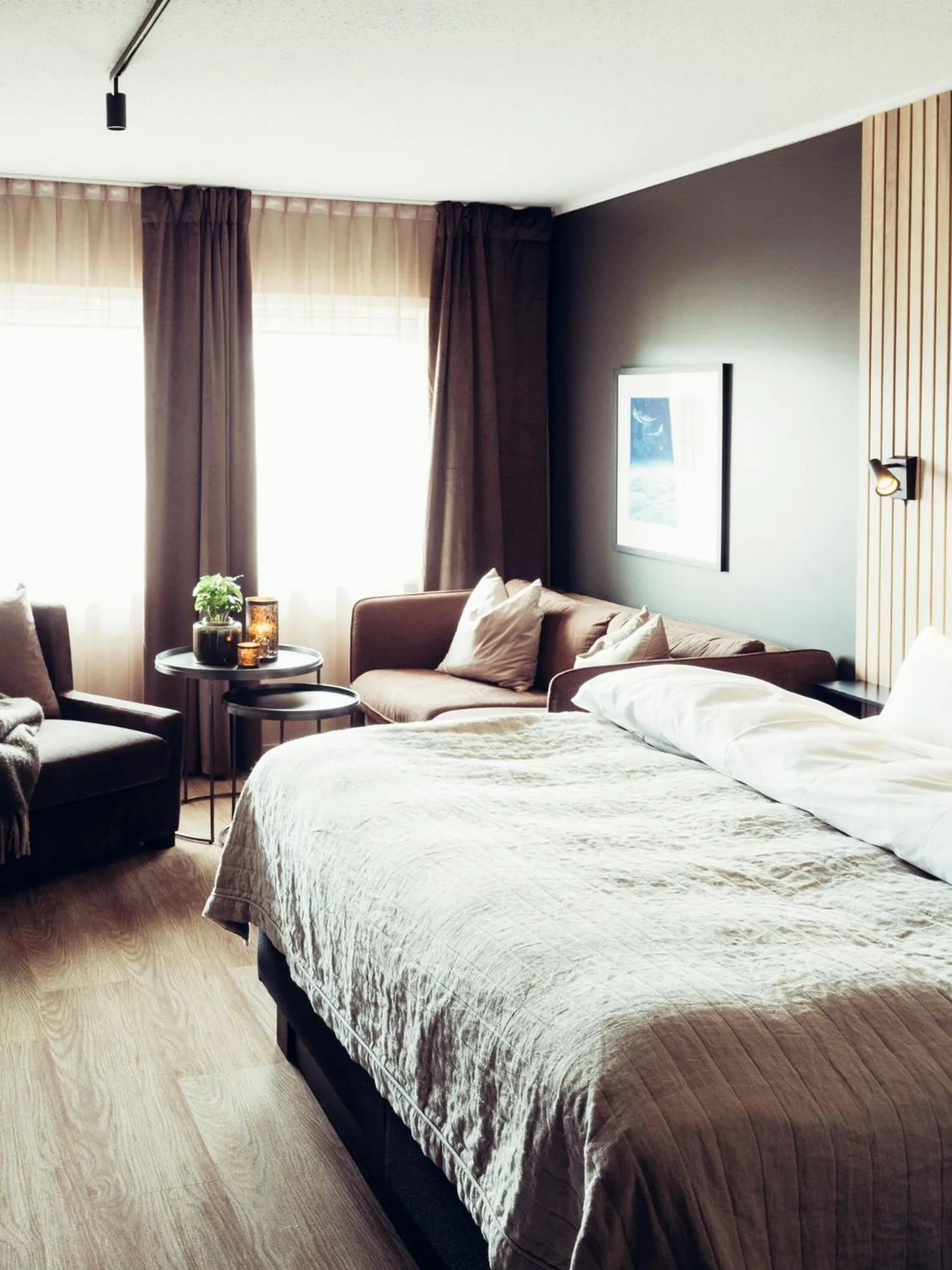 Photo of the whole room, Bed in Hovdestøylen