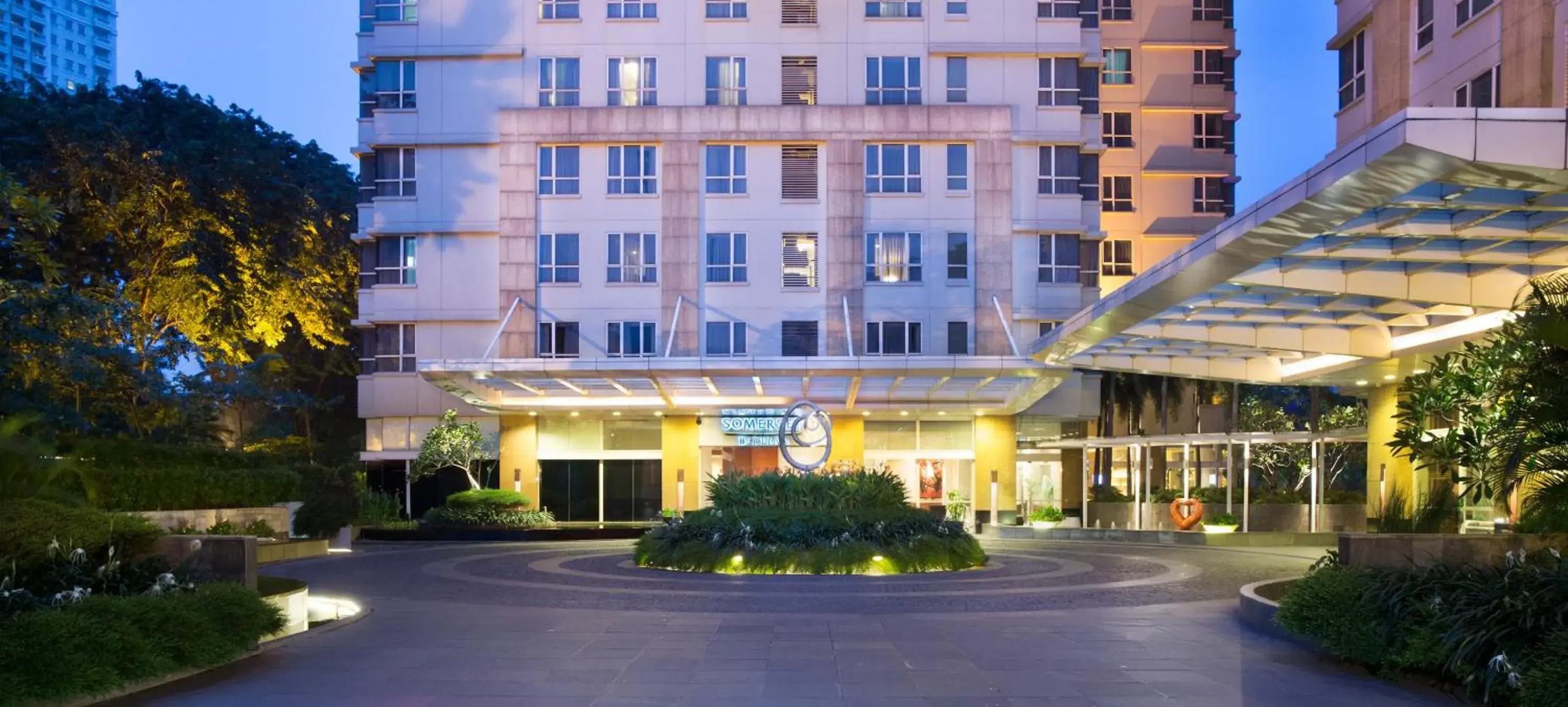 Property building in Somerset Berlian Jakarta Property building in Somerset Berlian Jakarta