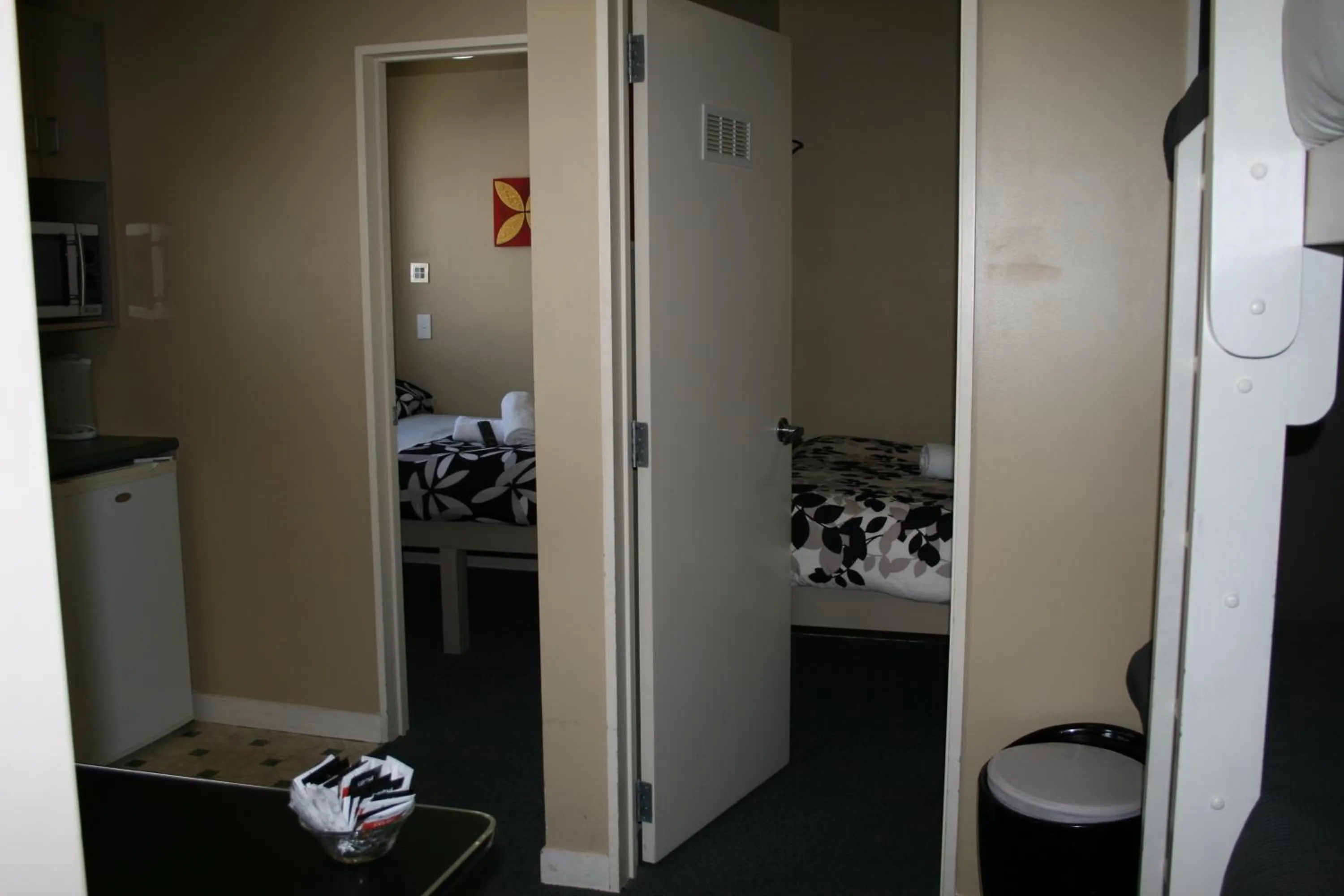 Photo of the whole room, Bed in Astray Motel