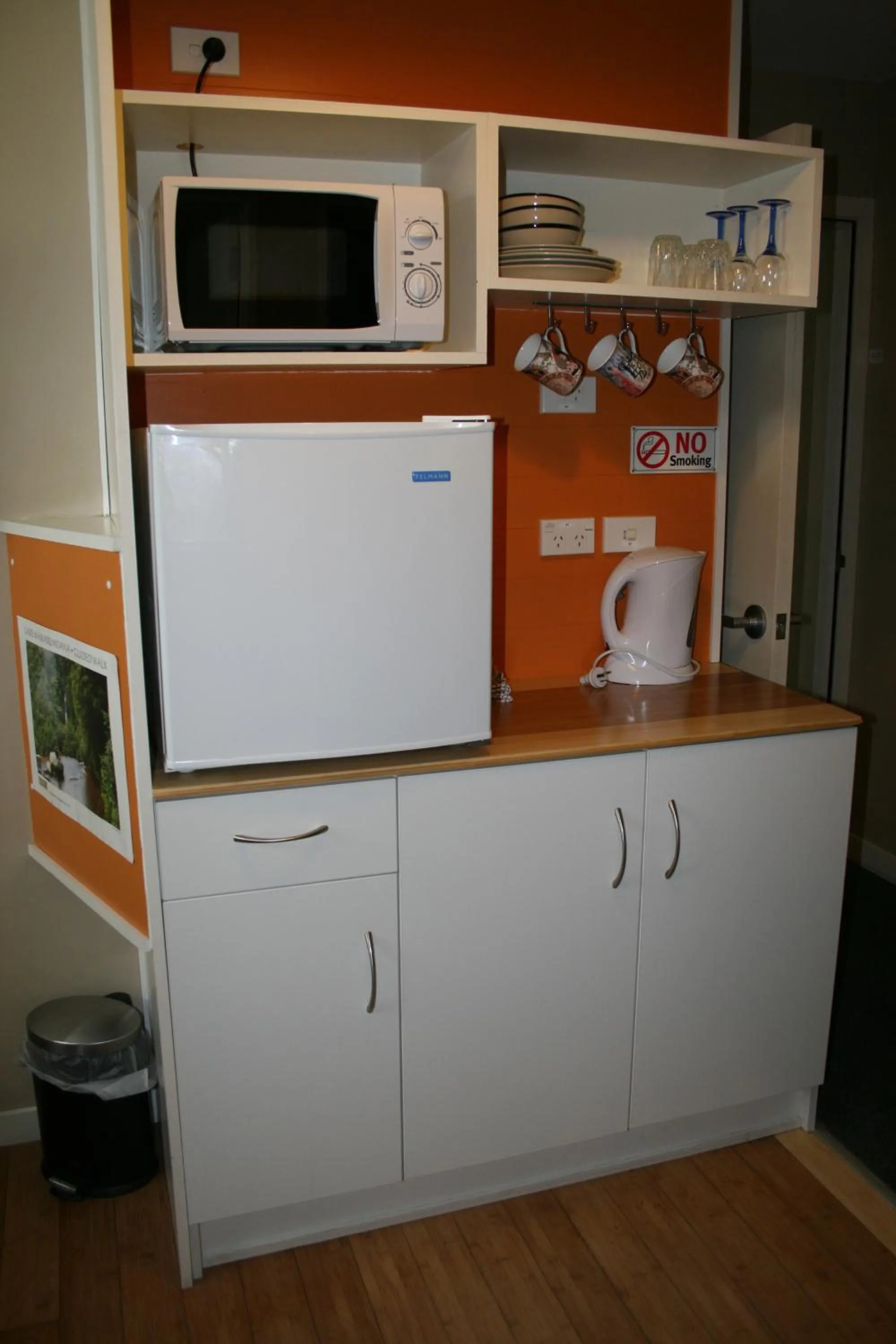Kitchen or kitchenette in Astray Motel