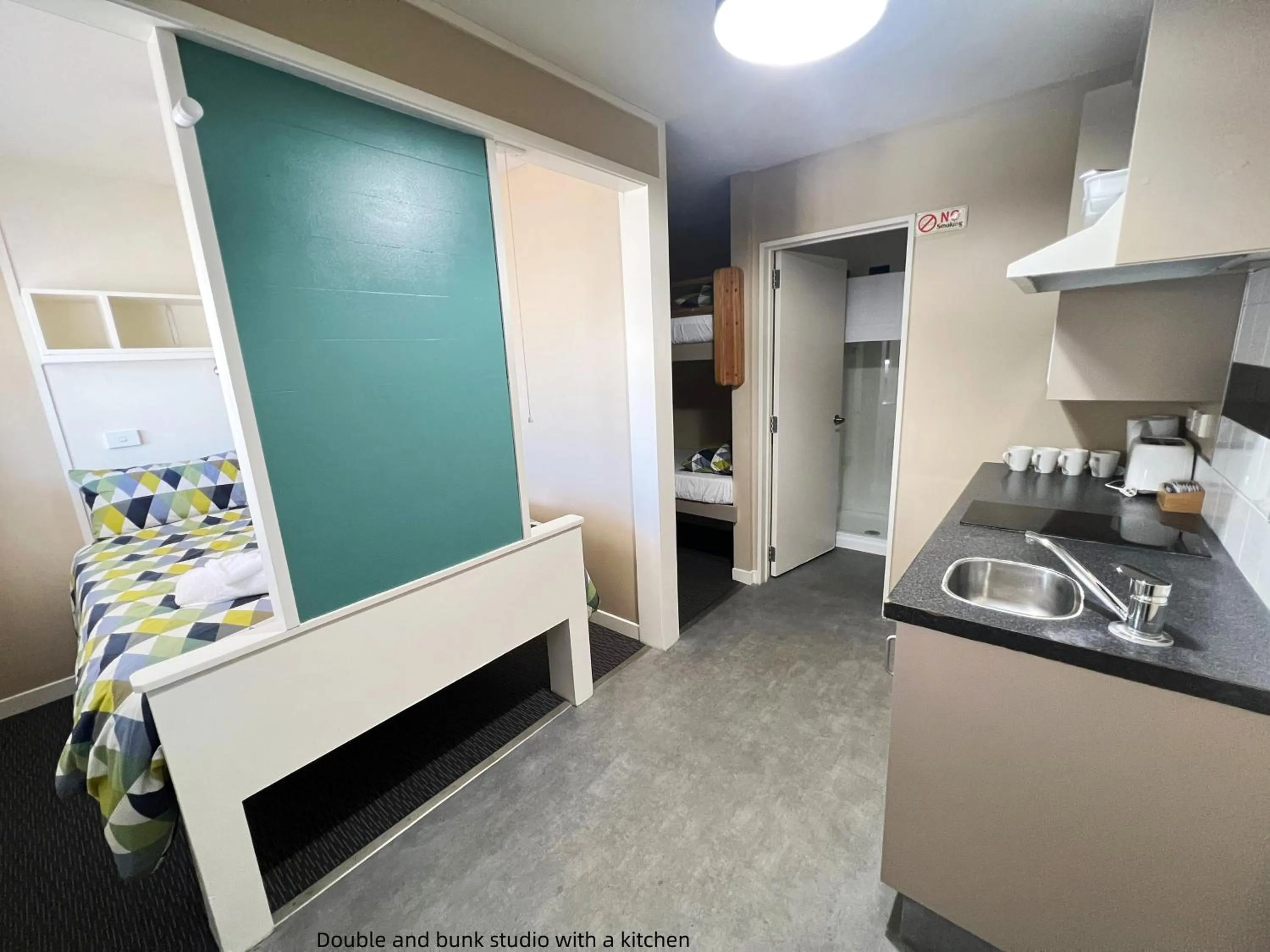 Kitchen or kitchenette in Astray Motel
