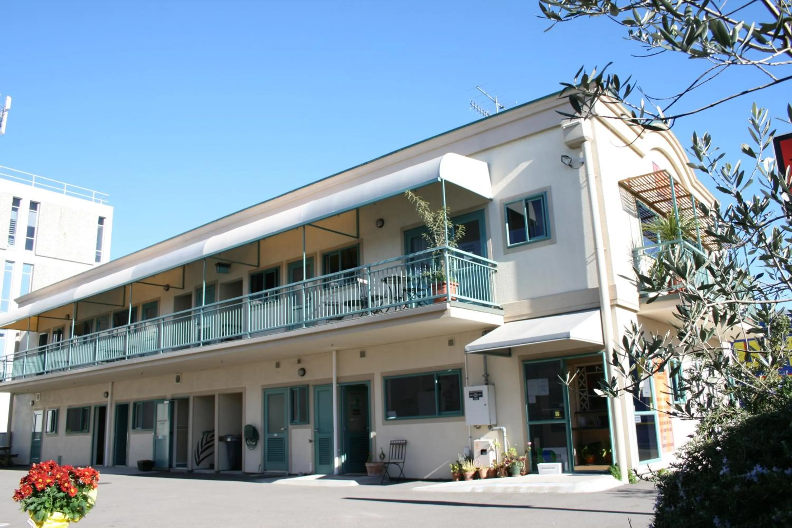 Facade/entrance in Astray Motel