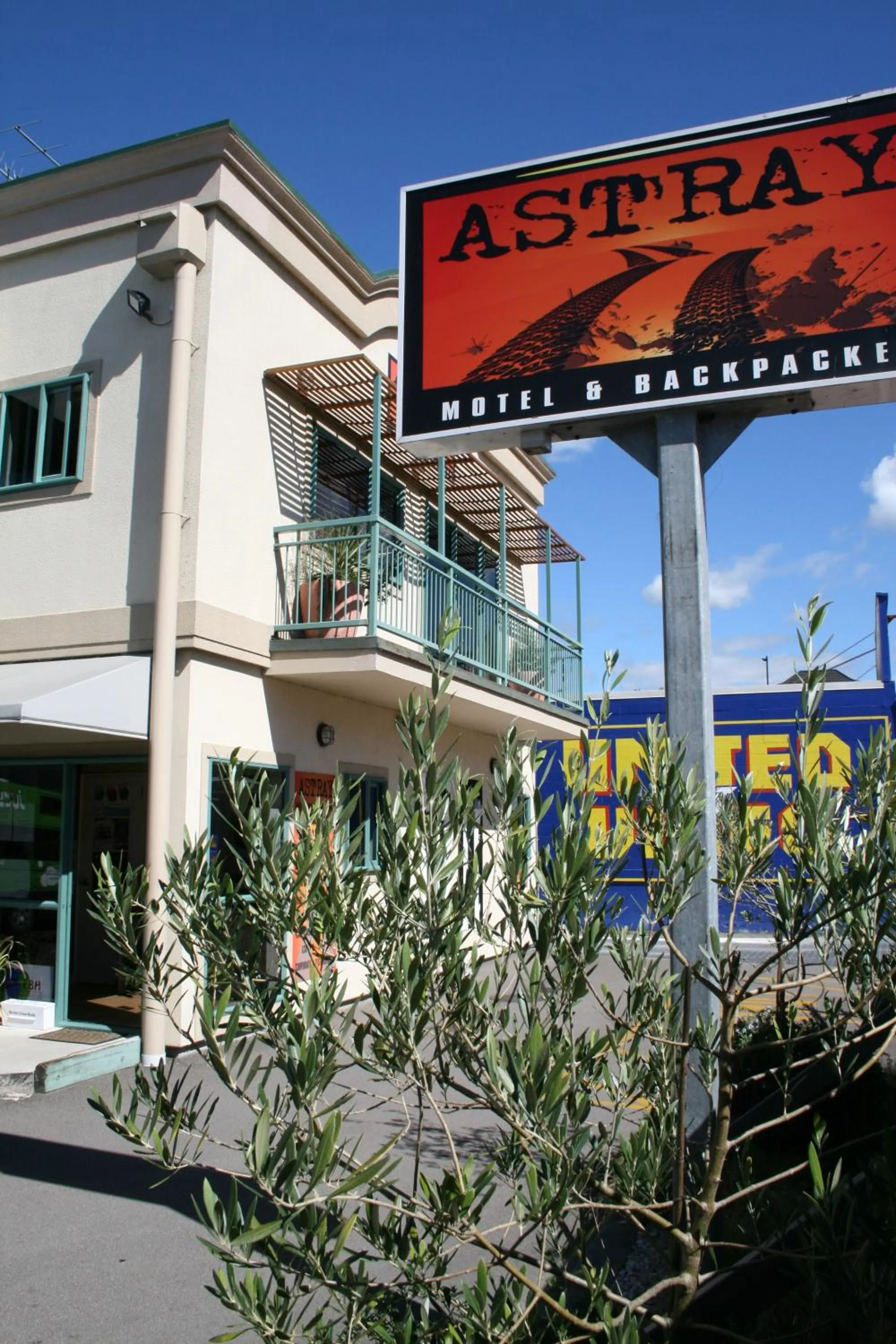 Facade/entrance in Astray Motel