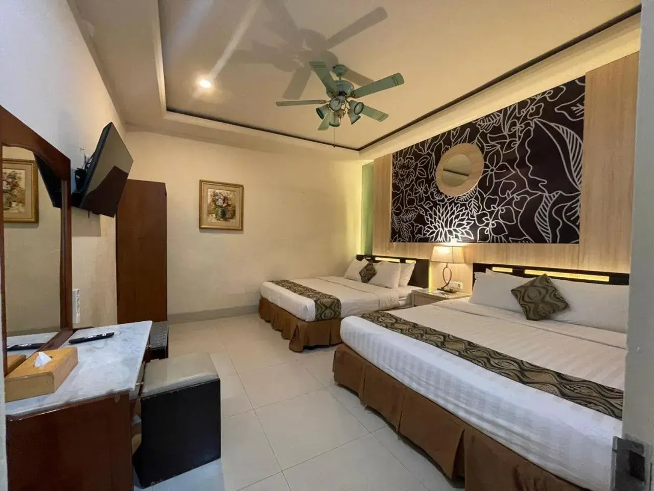 Standard Double or Twin Room with Garden View in Hotel Indah Palace Tawangmangu Standard Double or Twin Room with Garden View in Hotel Indah Palace Tawangmangu