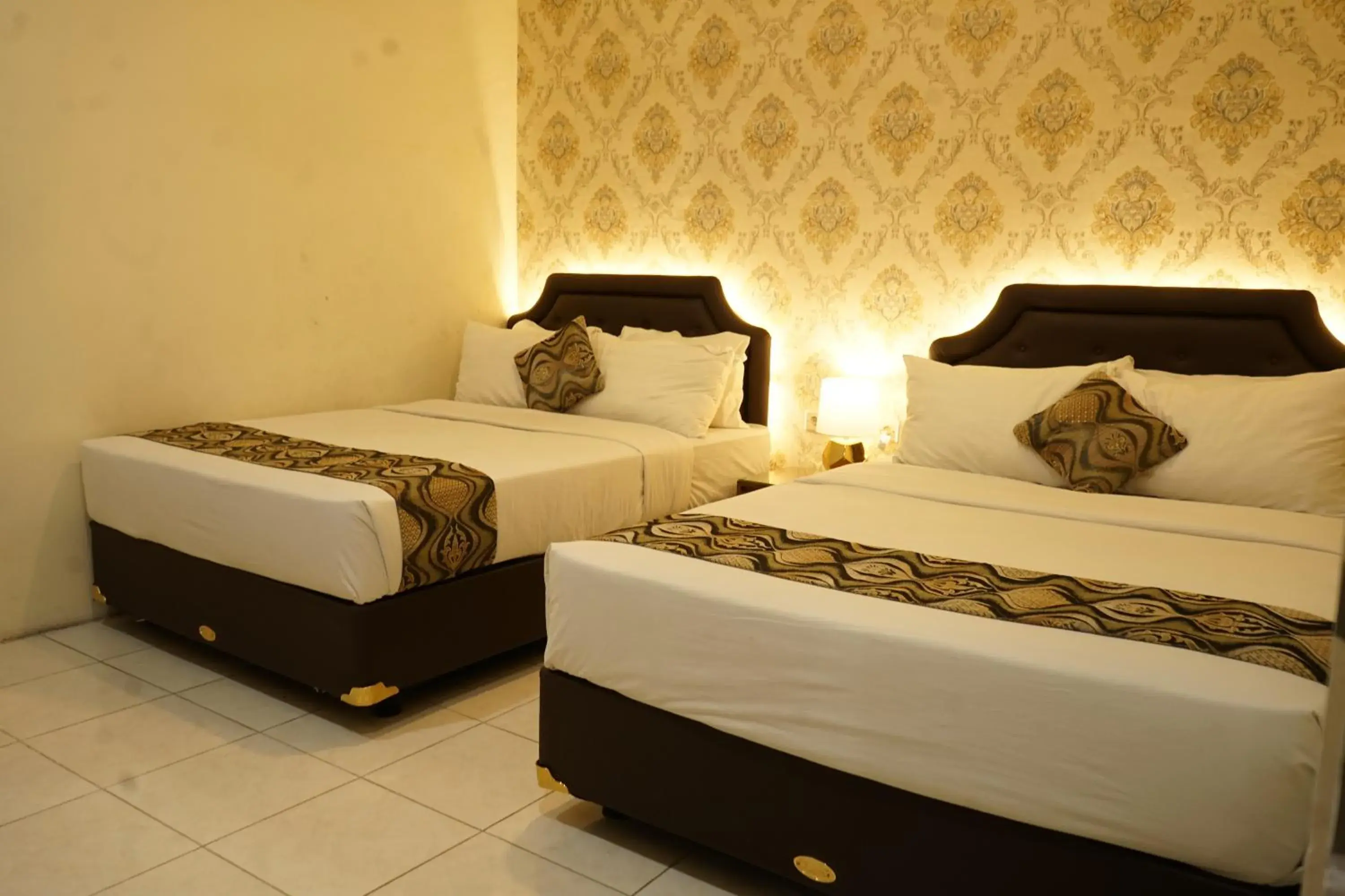 King Room with Pool View in Hotel Indah Palace Tawangmangu King Room with Pool View in Hotel Indah Palace Tawangmangu