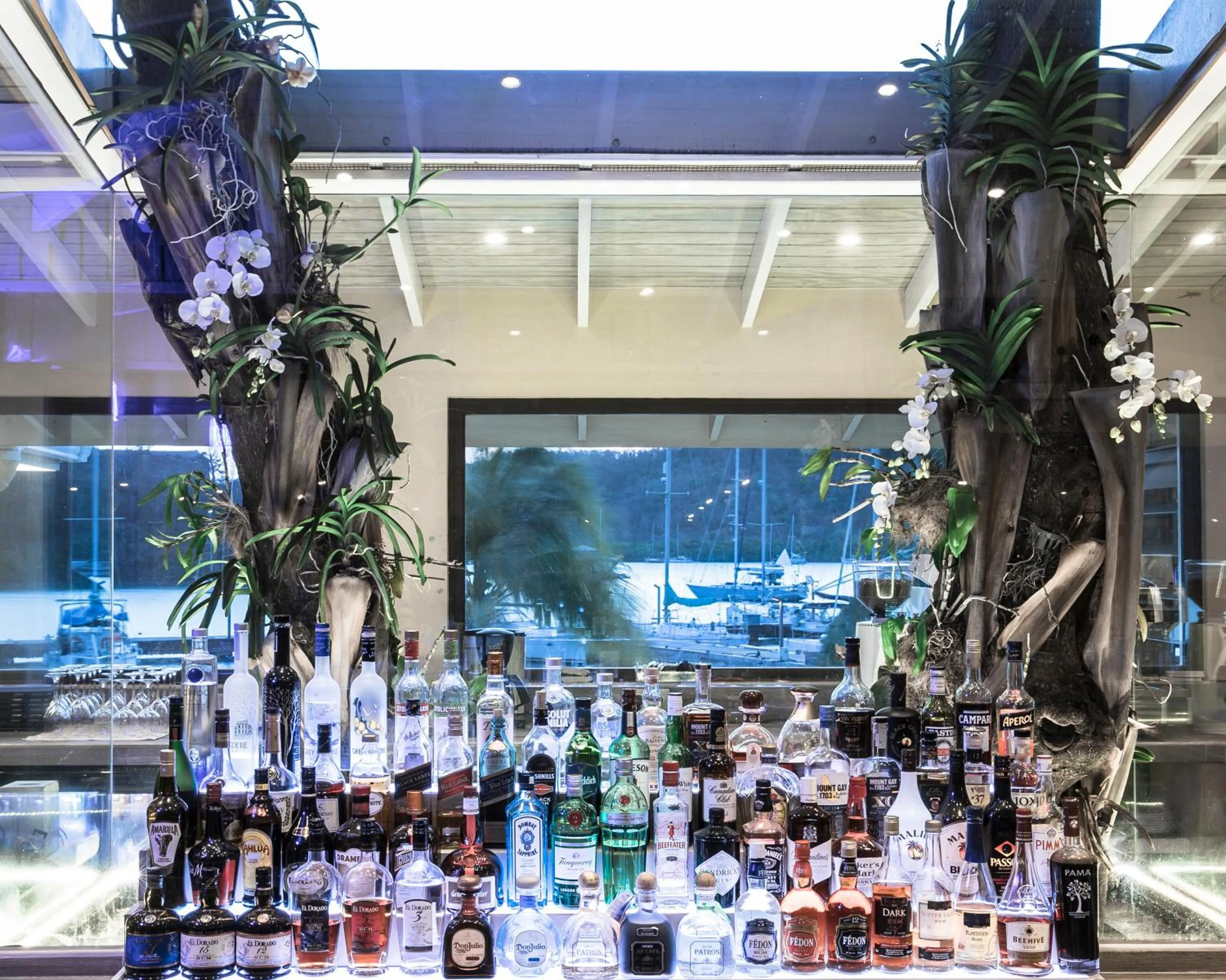 Restaurant/places to eat in Secret Harbour Boutique Hotel and Marina