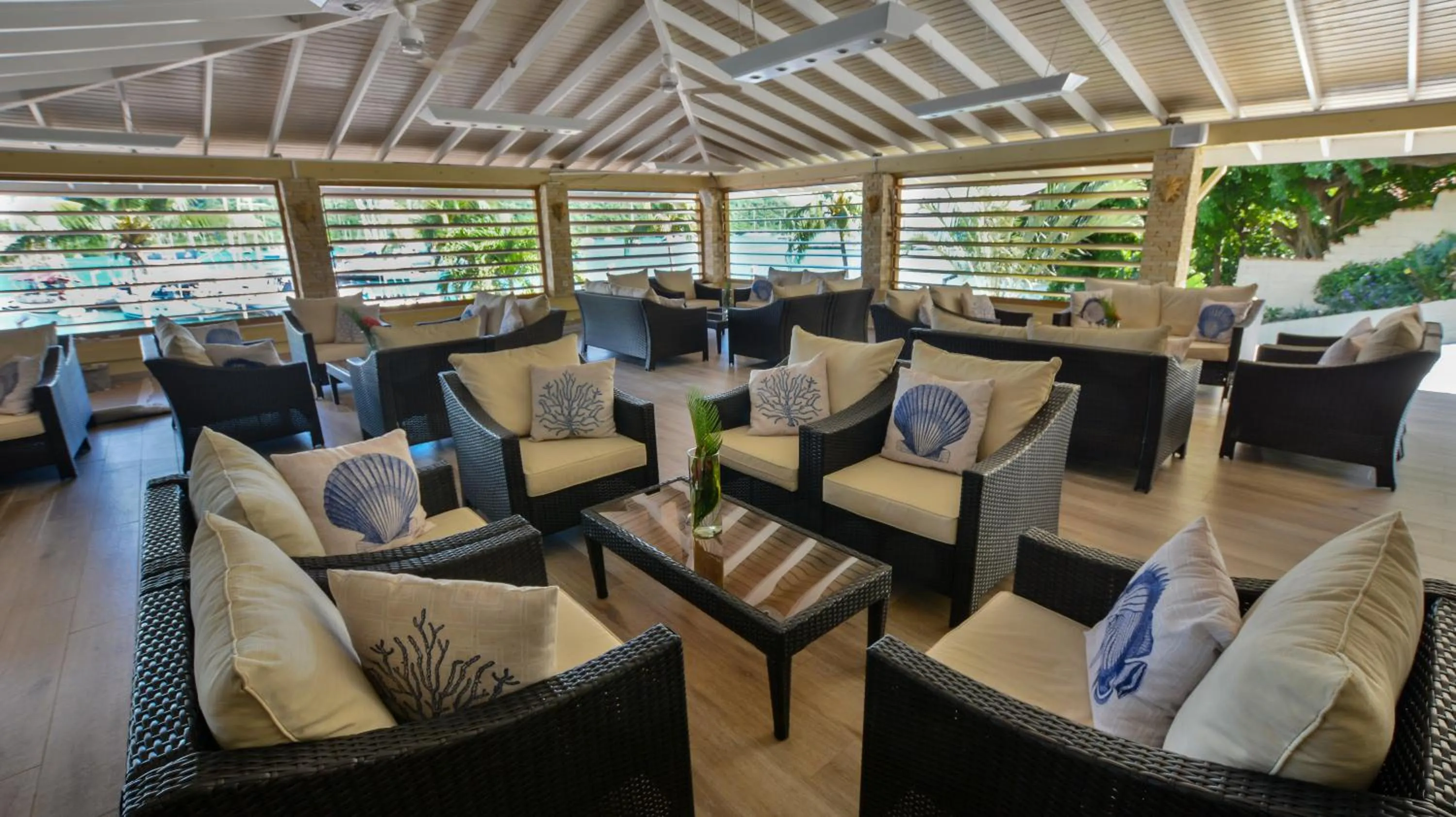 Restaurant/places to eat in Secret Harbour Boutique Hotel and Marina