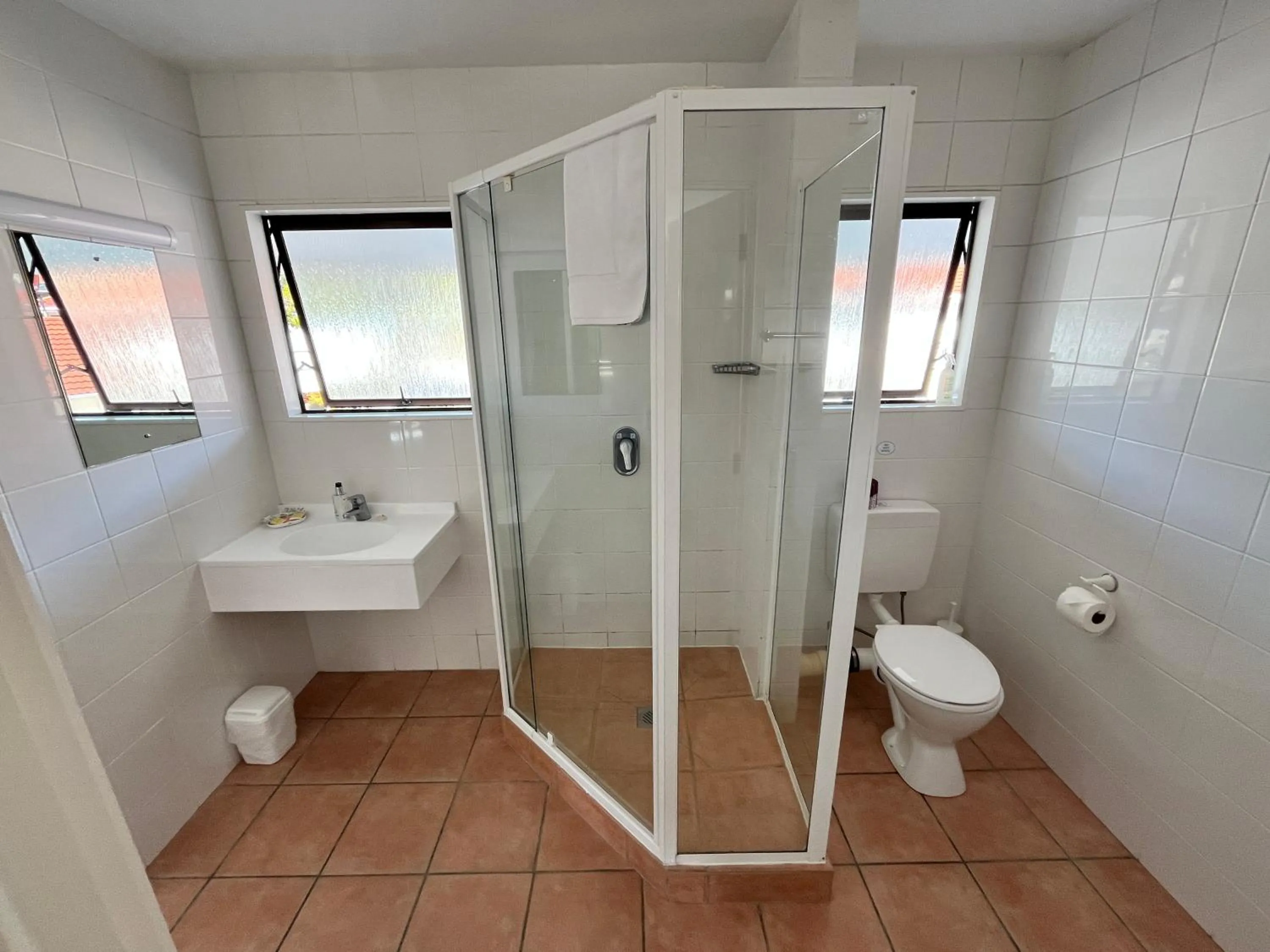 Shower in Marlin Court Motel