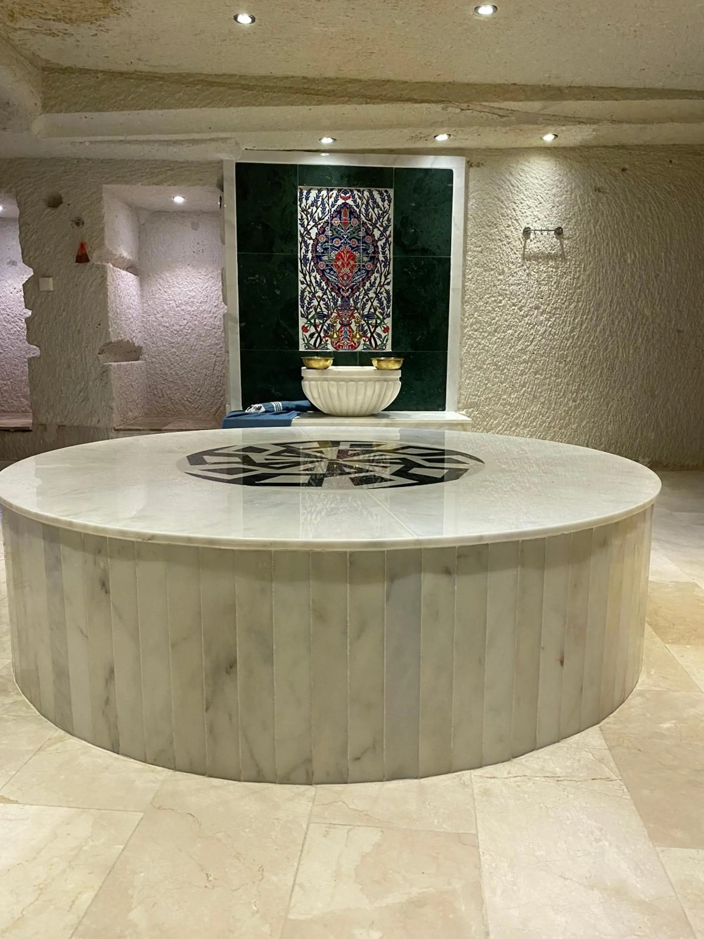 Public Bath in Abu Hayat Cave Suites