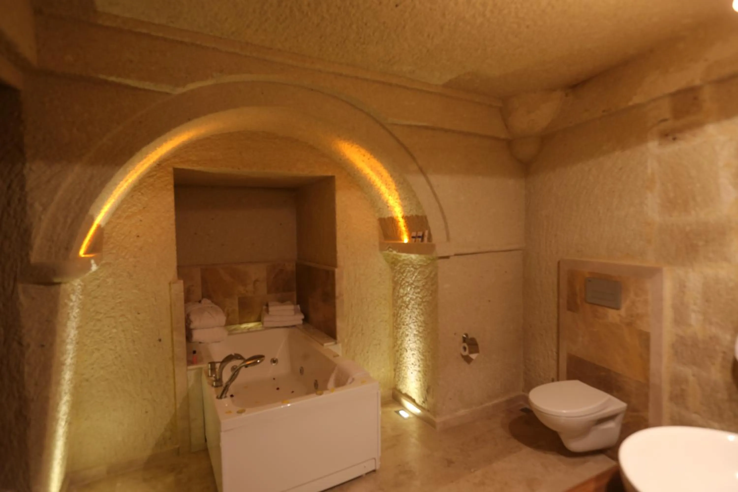 Bathroom in Abu Hayat Cave Suites