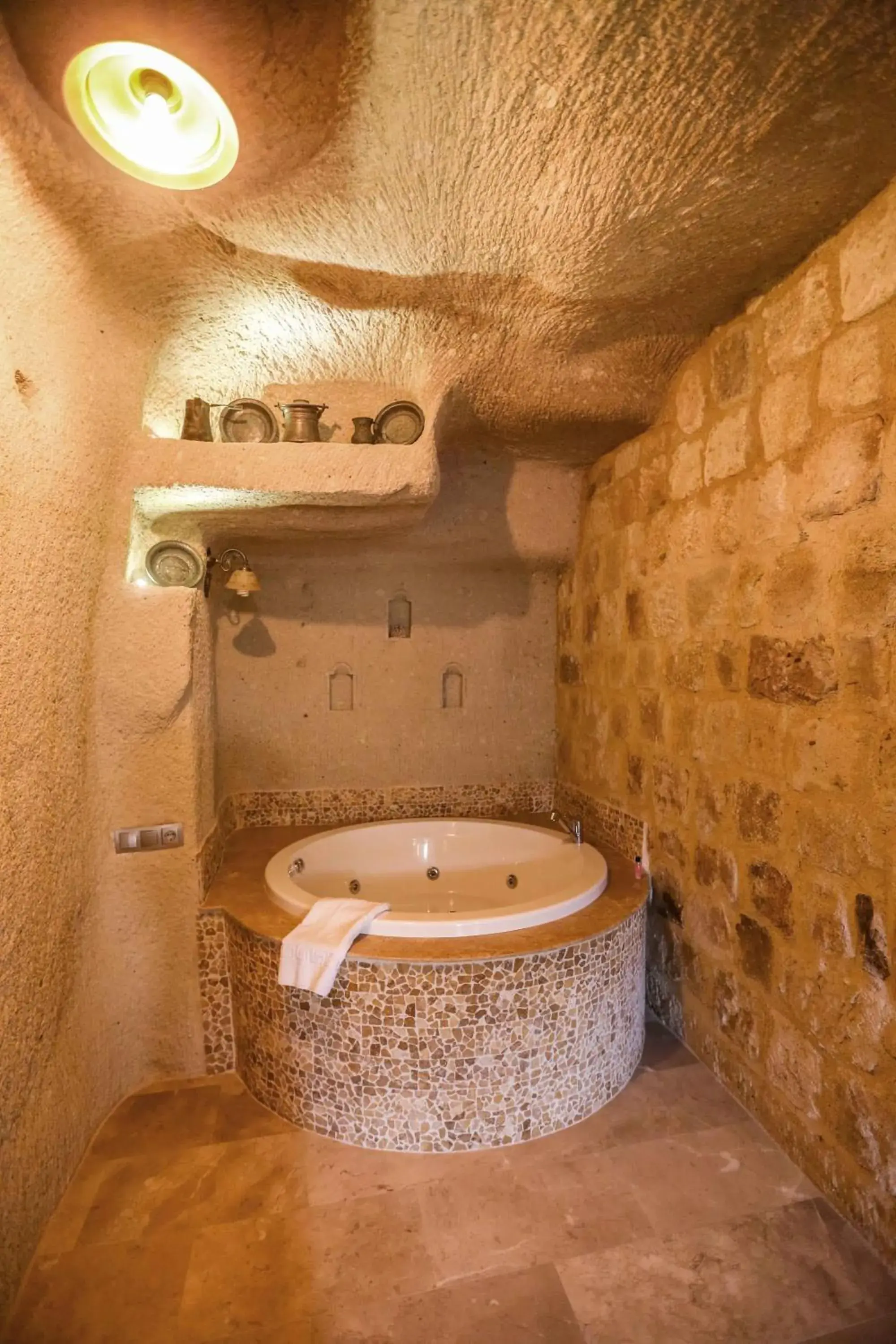 Deluxe Double Room with Bath in Abu Hayat Cave Suites Deluxe Double Room with Bath in Abu Hayat Cave Suites
