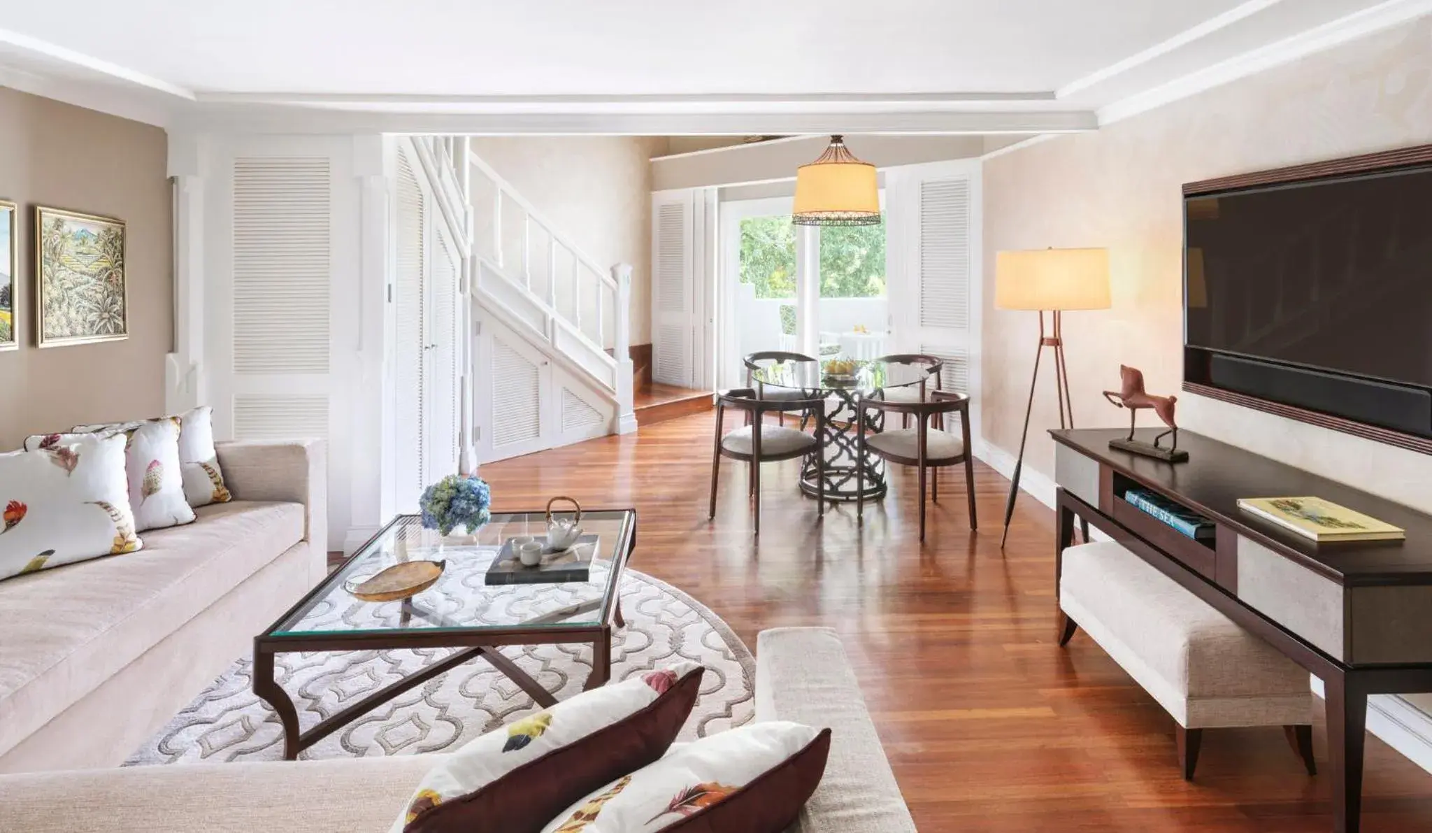 Premium King Mezzanine with Balcony and Club Lounge Access in InterContinental Bali Resort by IHG Premium King Mezzanine with Balcony and Club Lounge Access in InterContinental Bali Resort by IHG