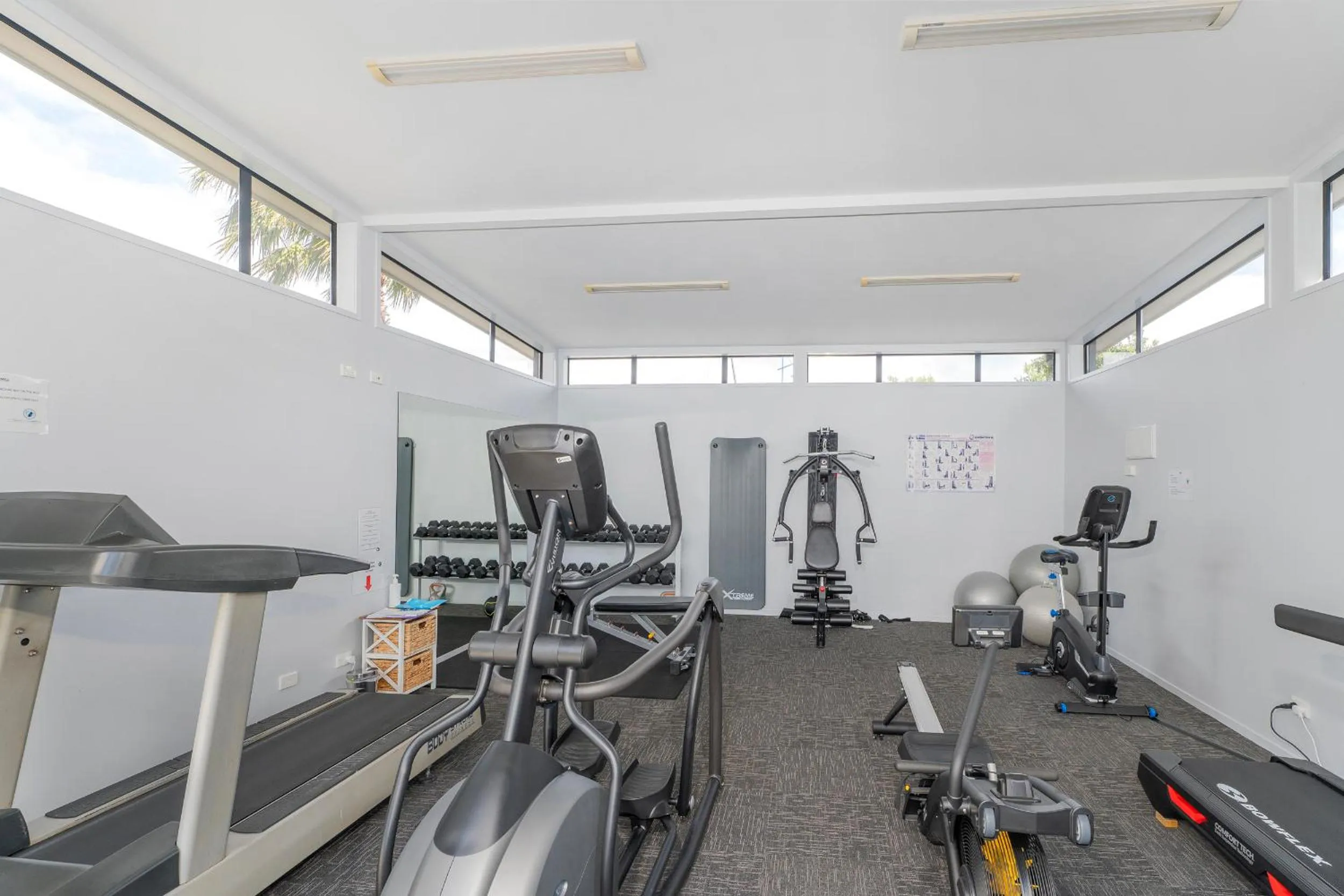 Property building in Sovereign Pier On The Waterways