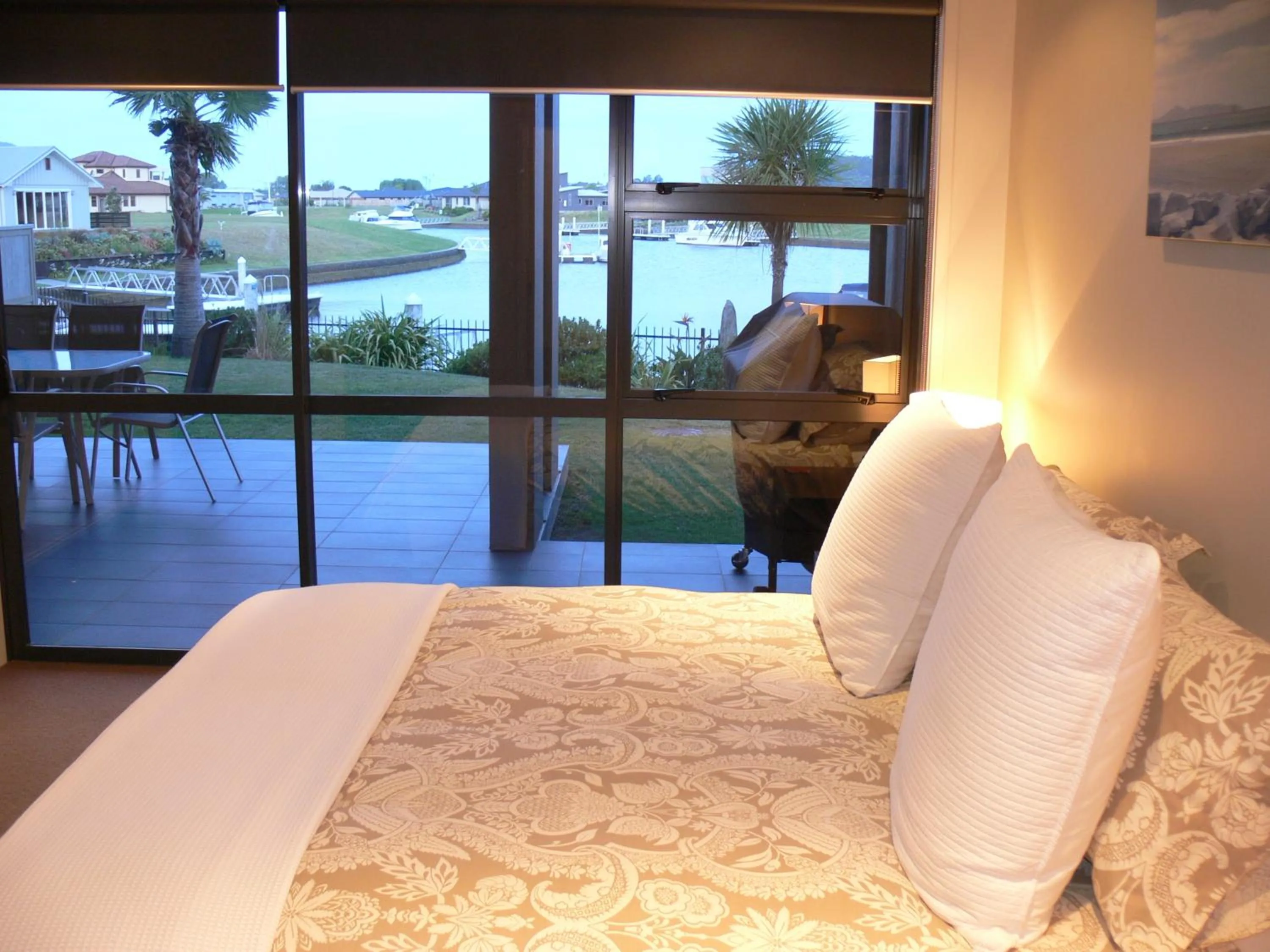 Bed in Sovereign Pier On The Waterways