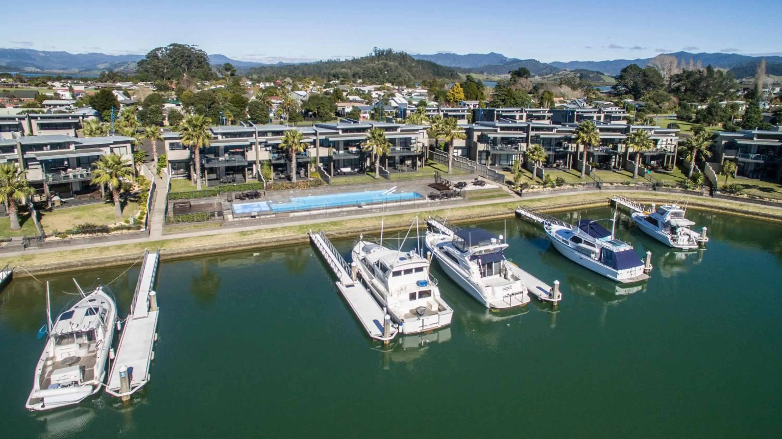 Pool view in Sovereign Pier On The Waterways