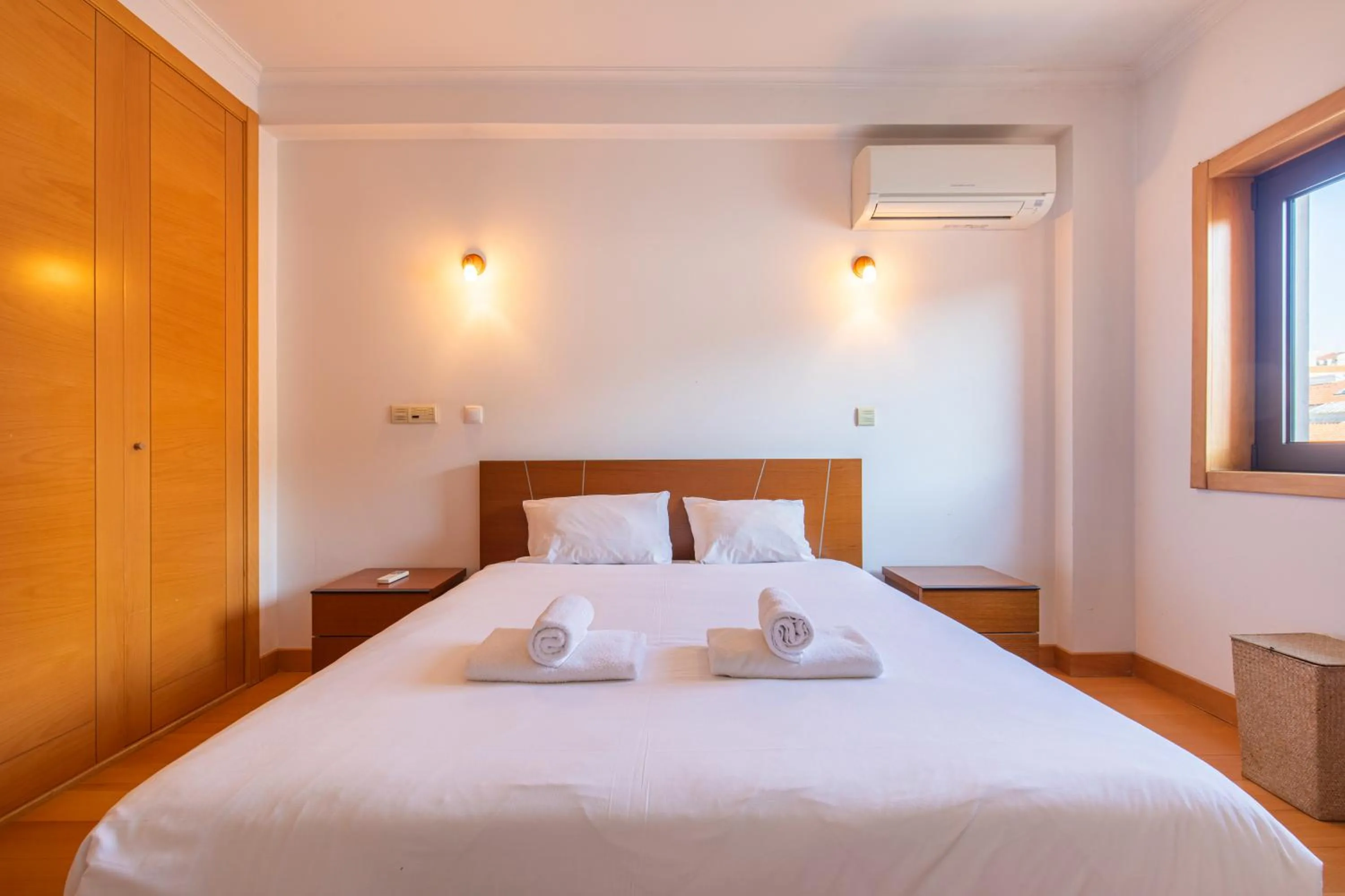 Bed in LovelyStay - Modern apartment in Anjos