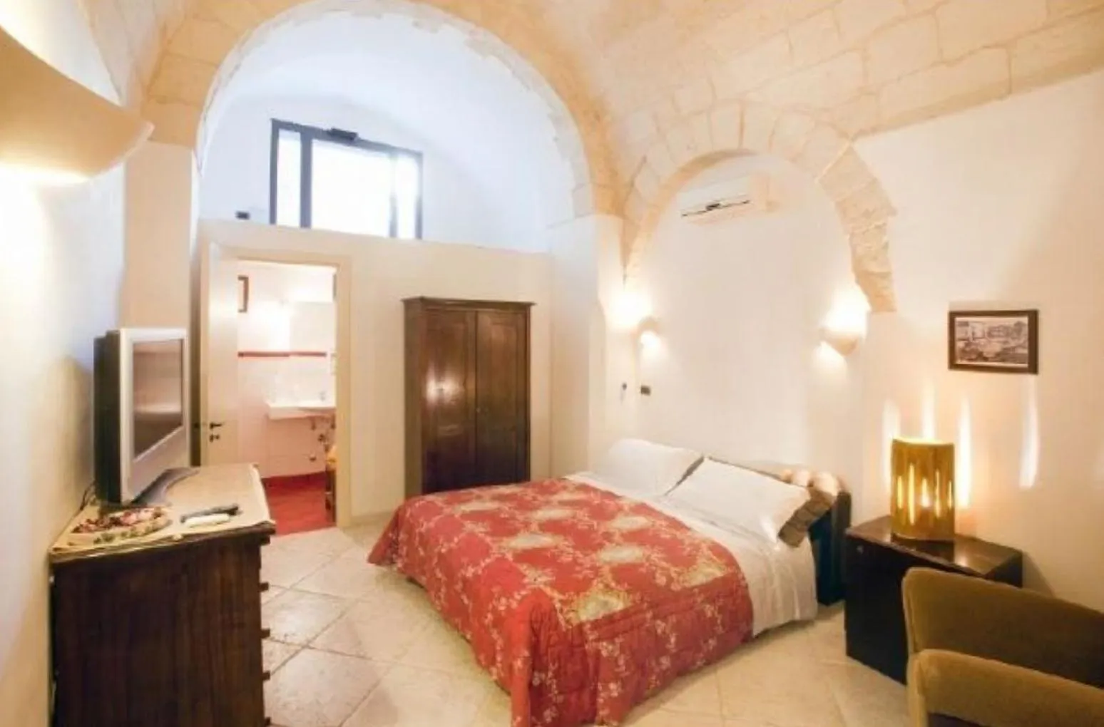 Photo of the whole room, Bed in Palazzo Rollo