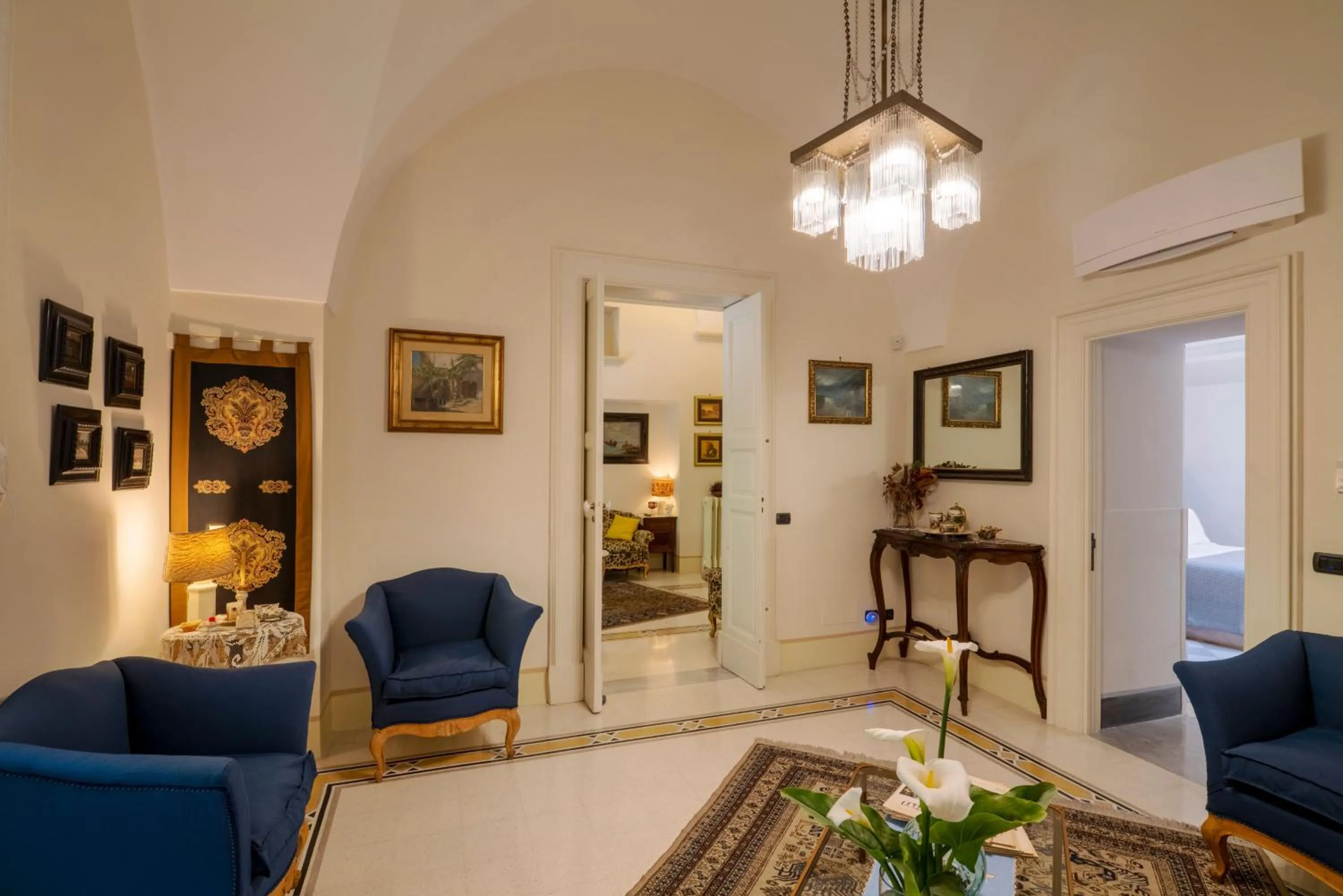 Seating area in Palazzo Rollo
