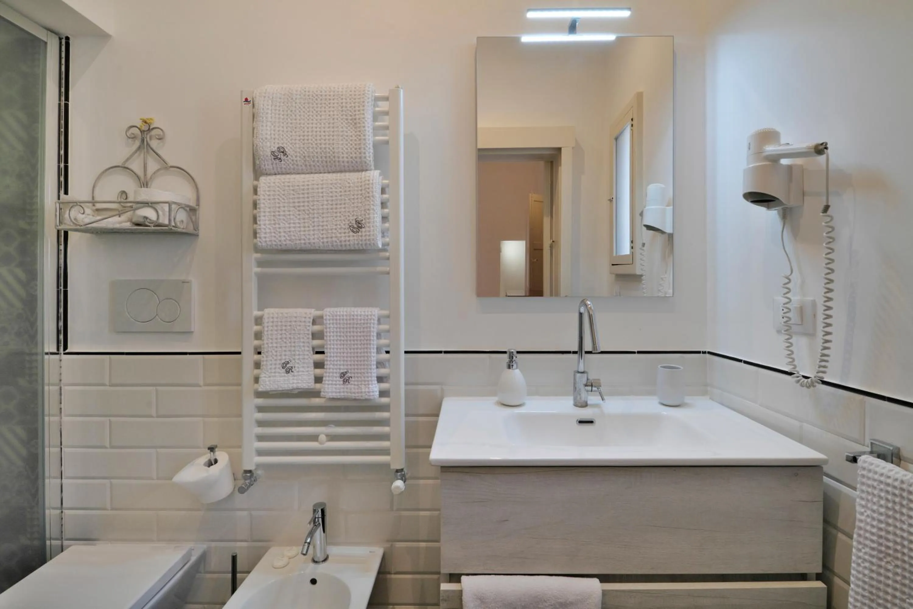 Shower in Palazzo Rollo