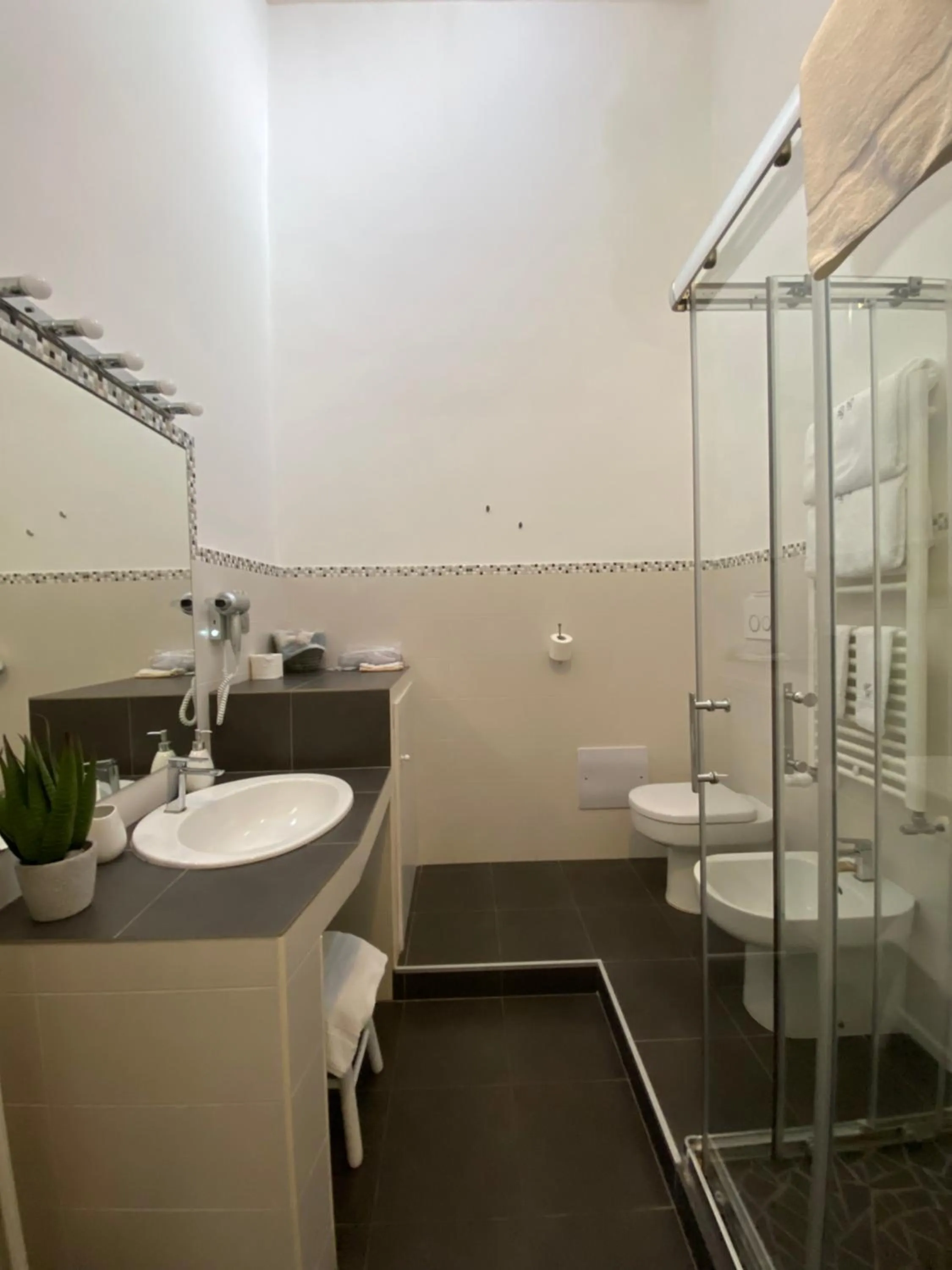 Shower in Palazzo Rollo