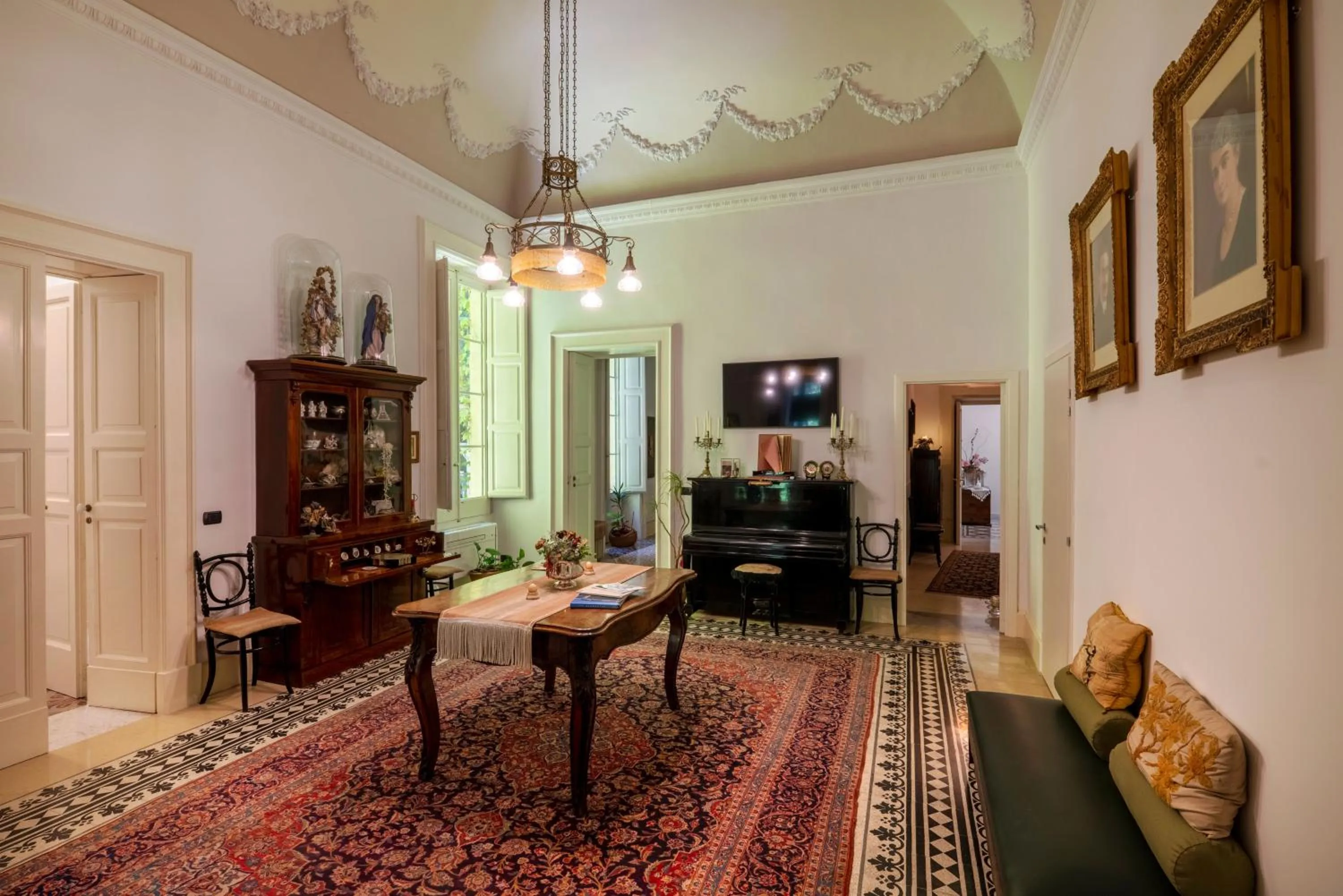 Seating area in Palazzo Rollo