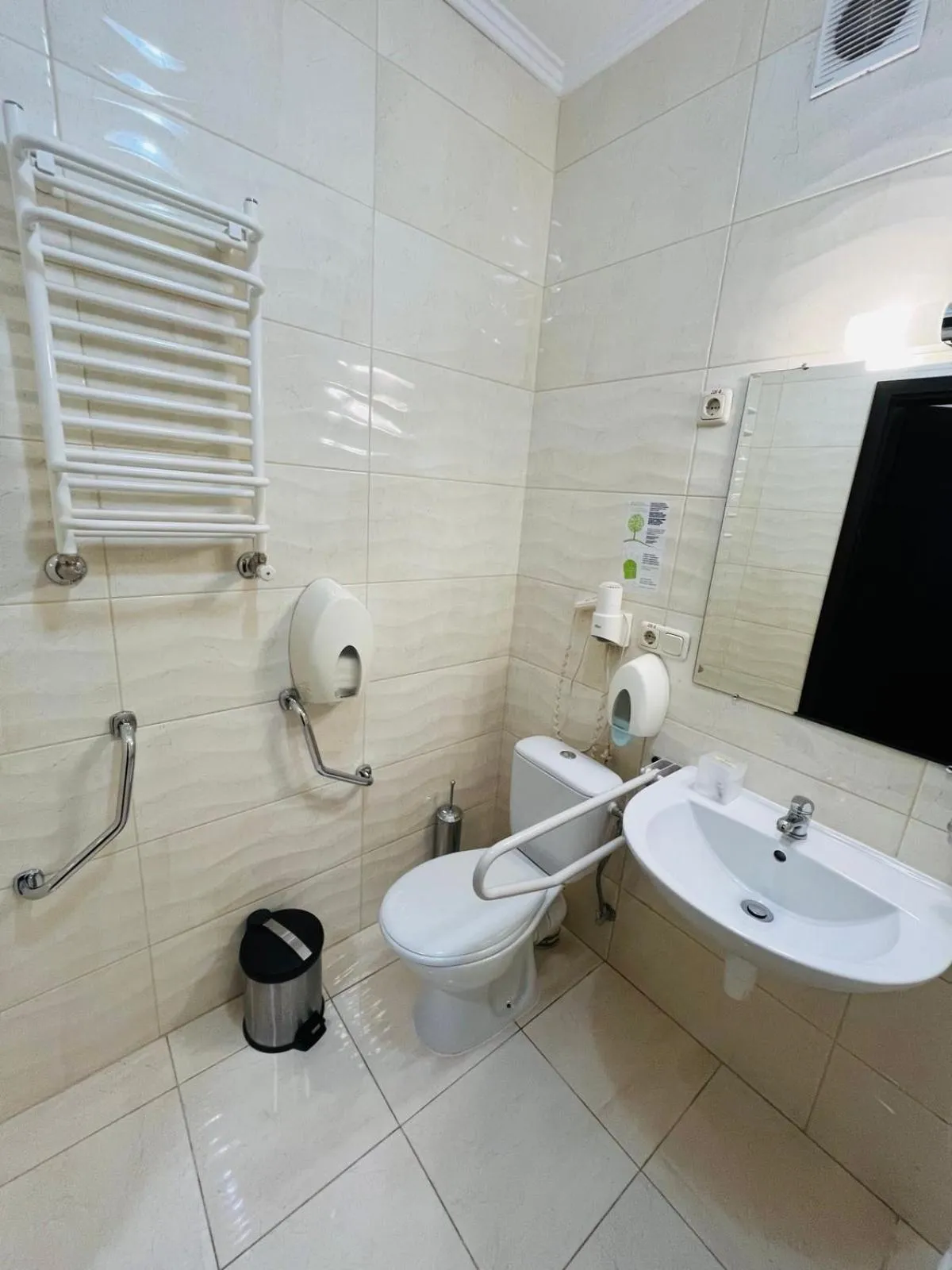 Shower in Optima Dworzec Lviv