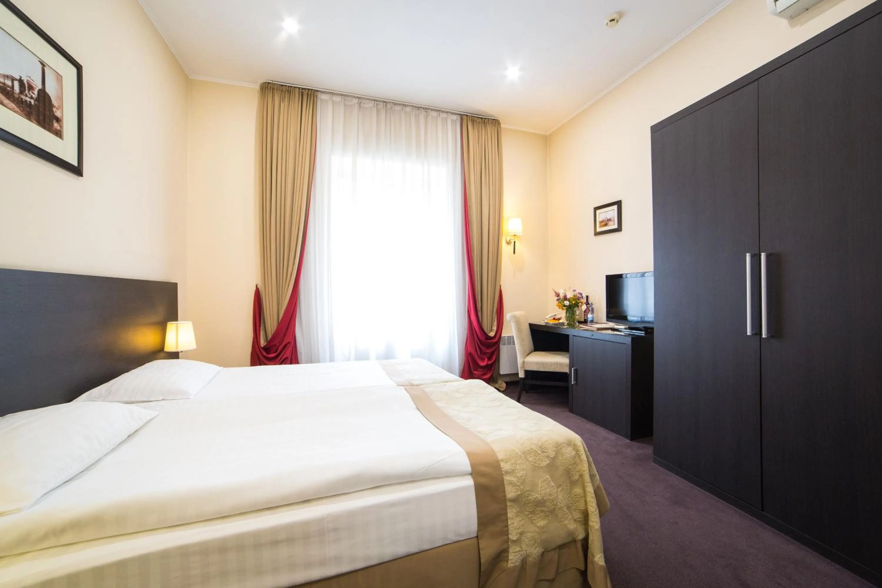 Bed in Optima Dworzec Lviv