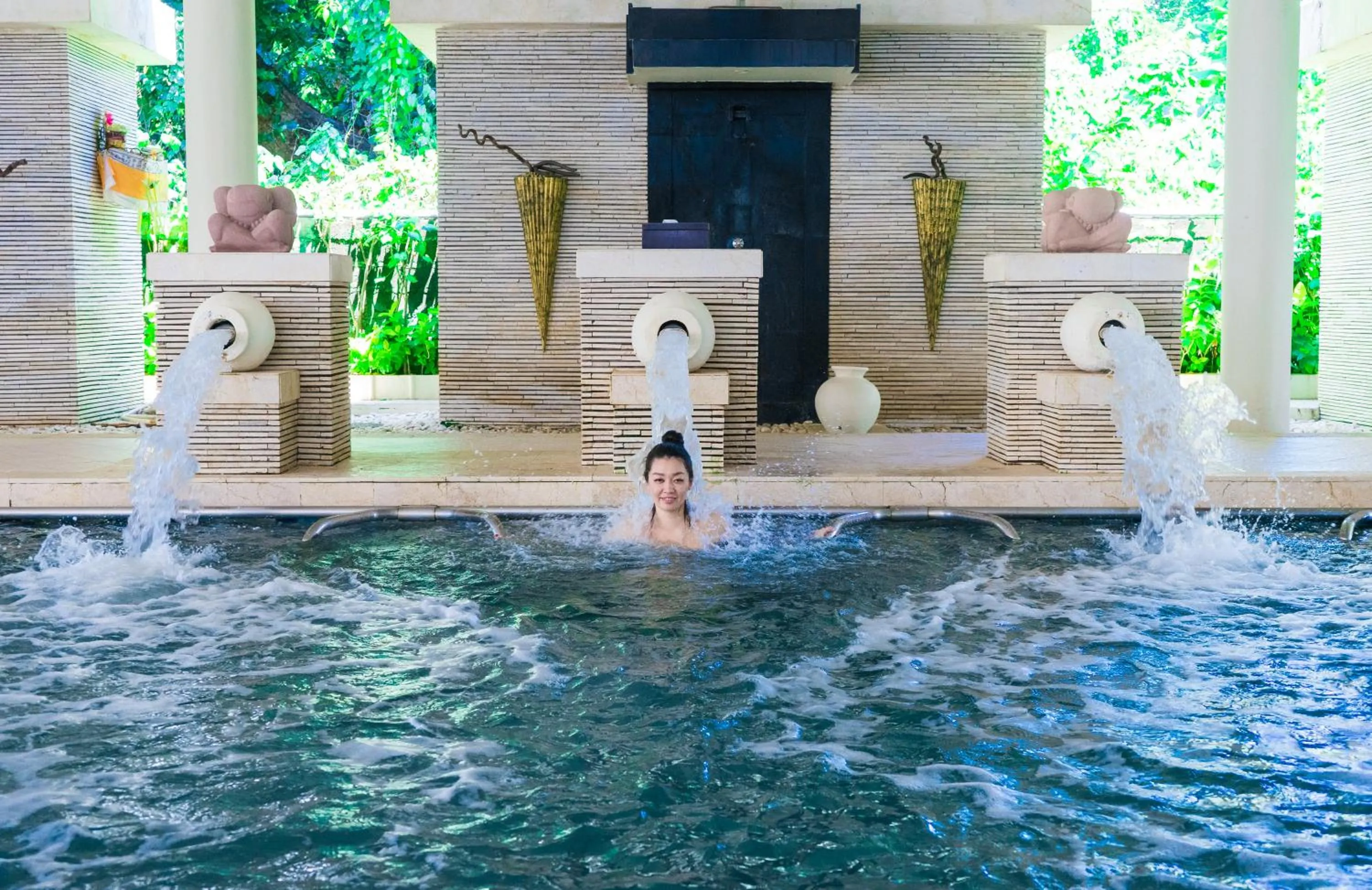 Swimming pool in Grand Mirage Resort & Thalasso Bali