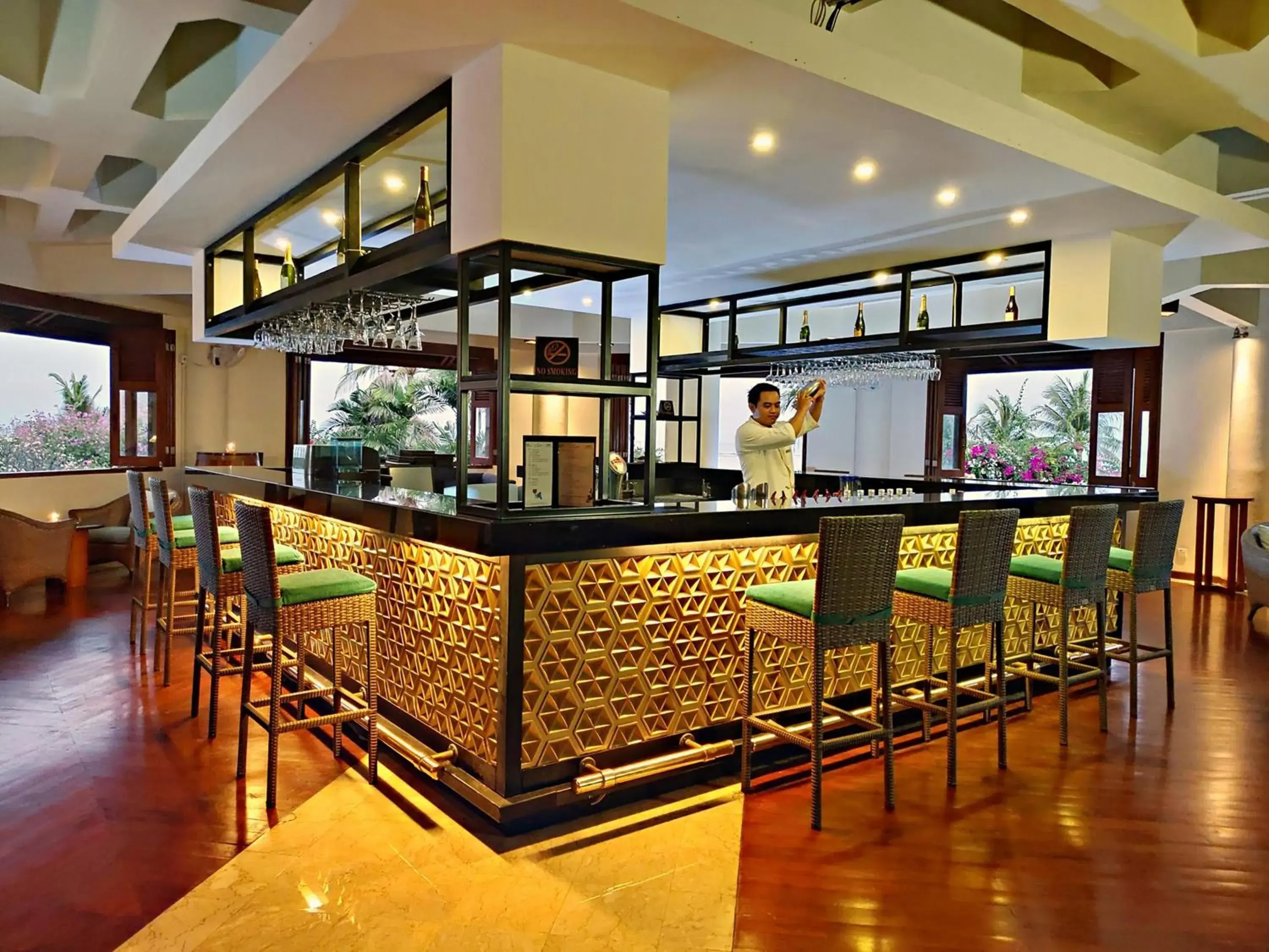 Lounge or bar in Grand Mirage Resort & Thalasso Bali Lounge or bar in Grand Mirage Resort & Thalasso Bali