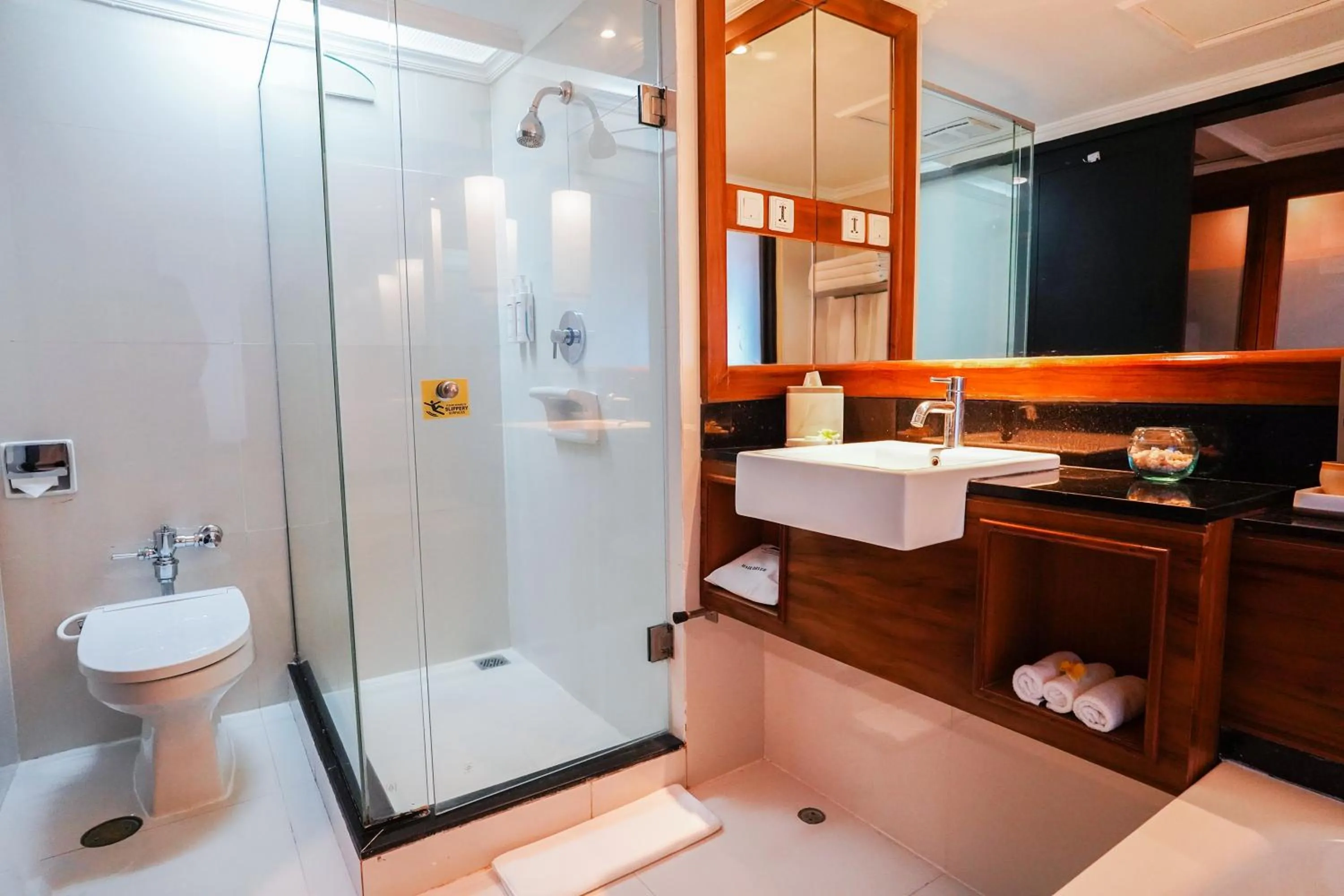 Shower in Grand Mirage Resort & Thalasso Bali