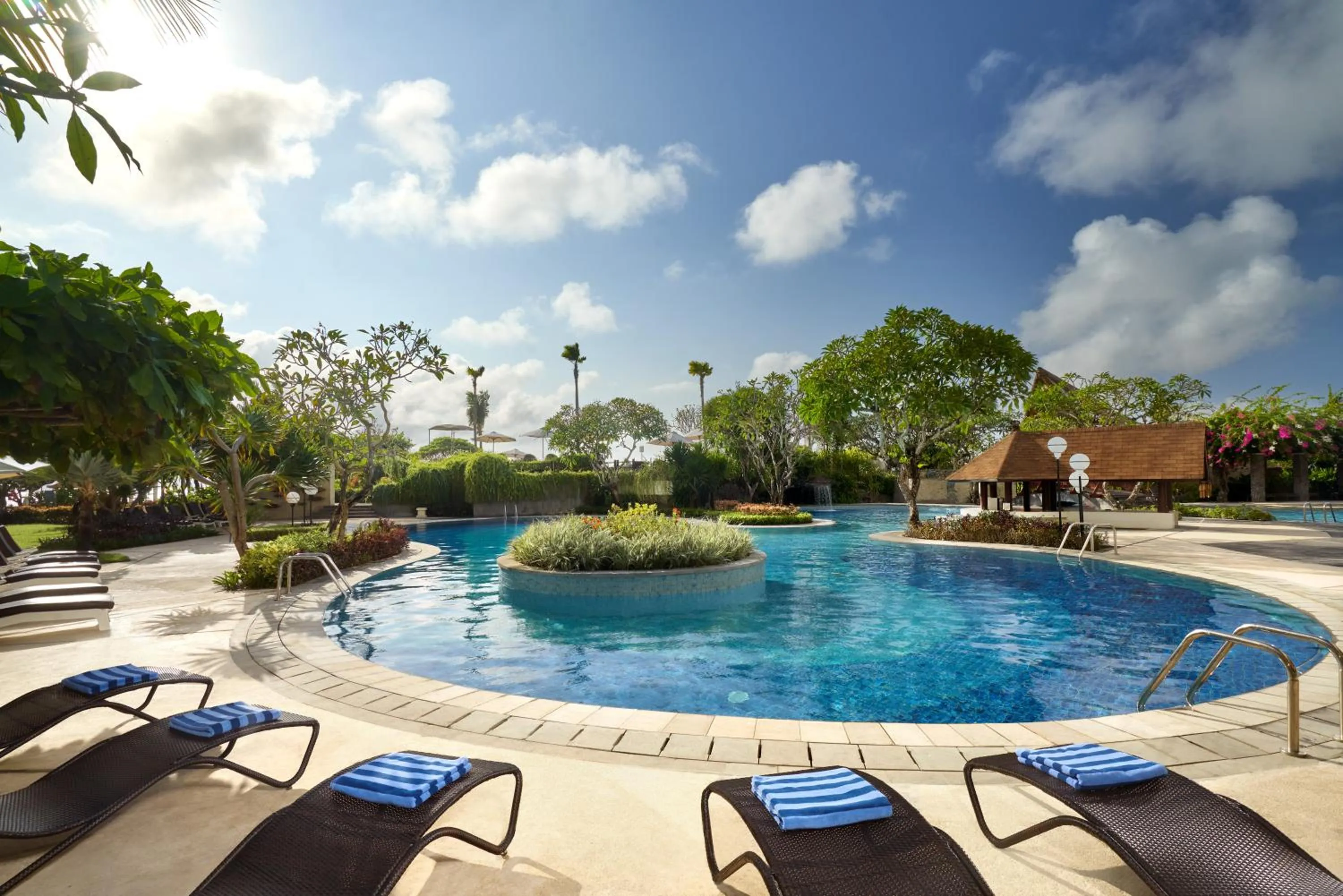Swimming pool in Grand Mirage Resort & Thalasso Bali