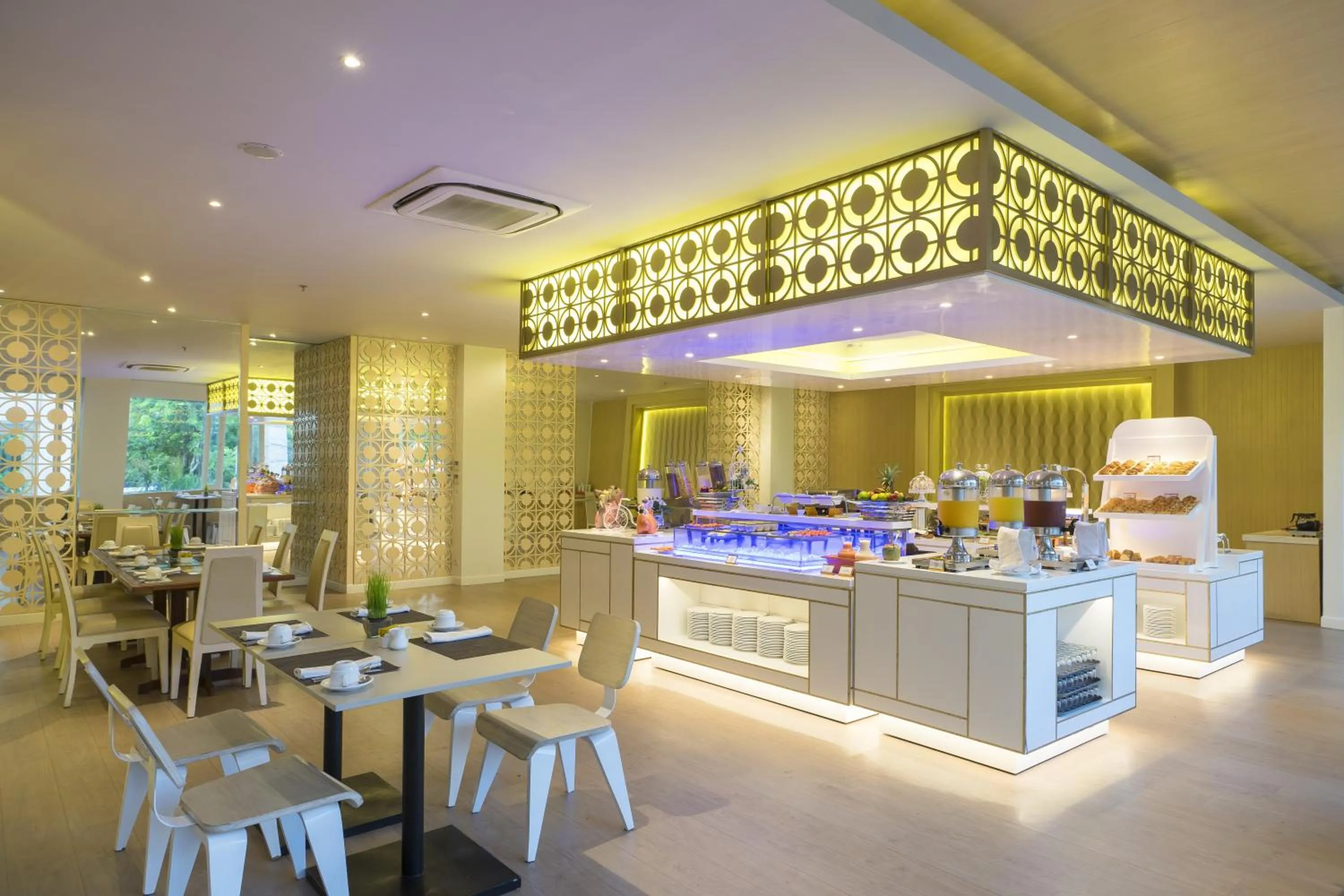 Restaurant/places to eat in Grand Mirage Resort & Thalasso Bali