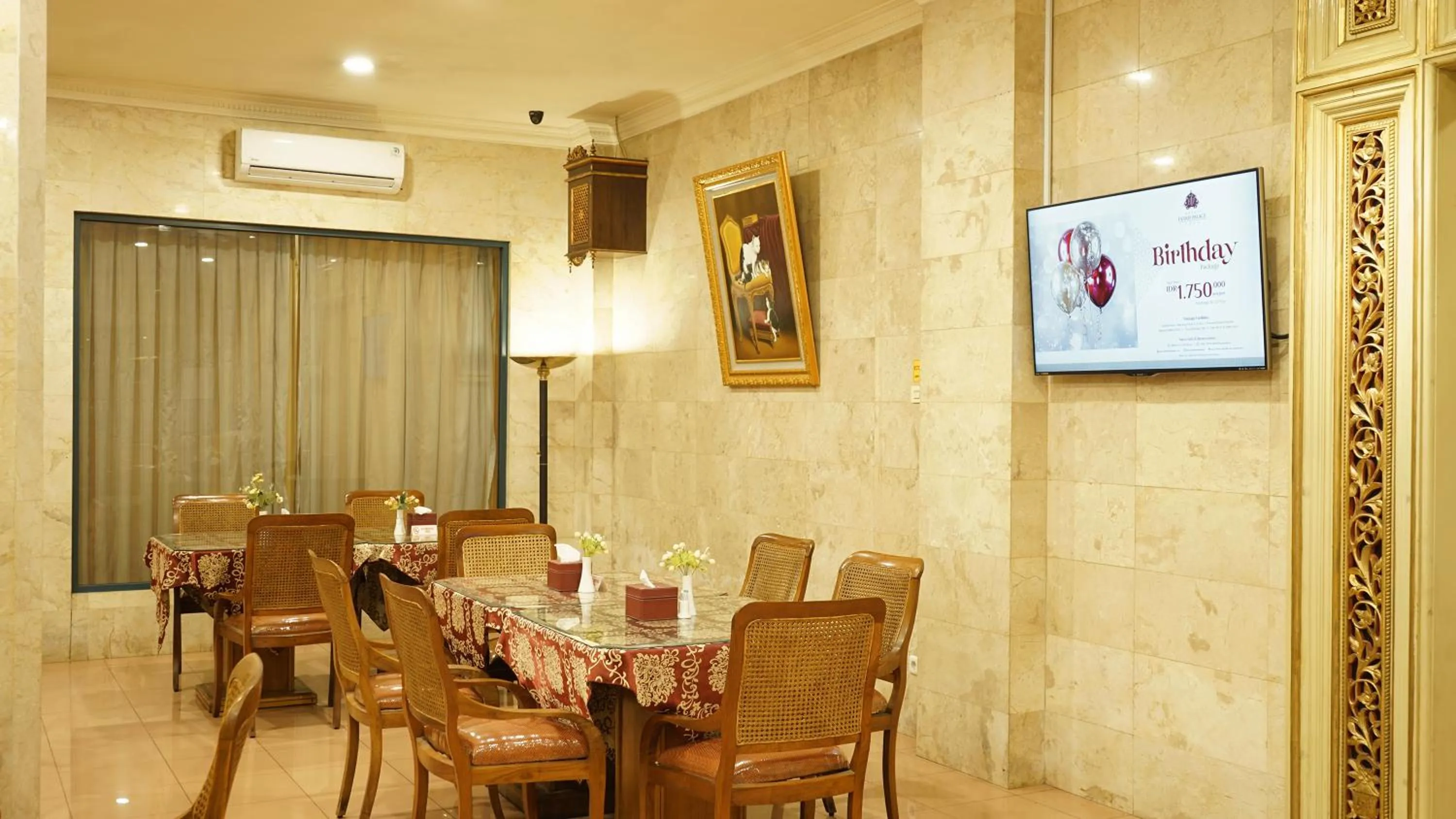 Restaurant/places to eat in Hotel Indah Palace Solo