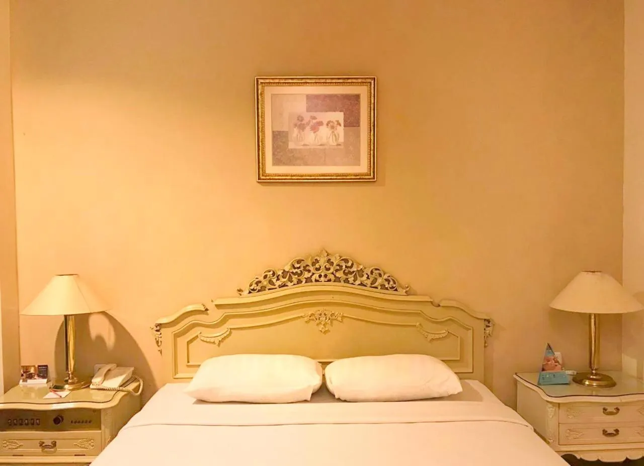 Bed in Hotel Indah Palace Solo