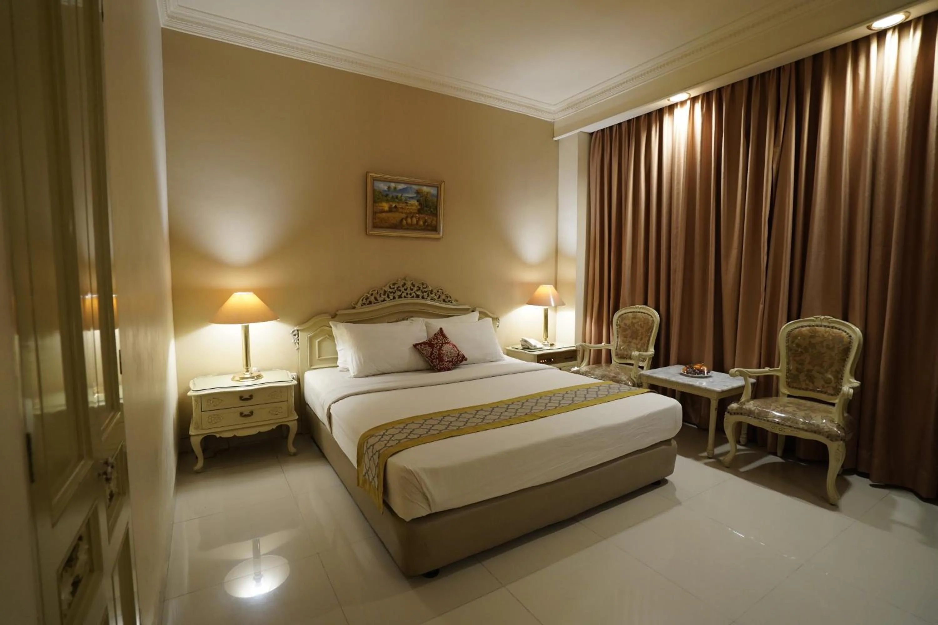 Bed in Hotel Indah Palace Solo